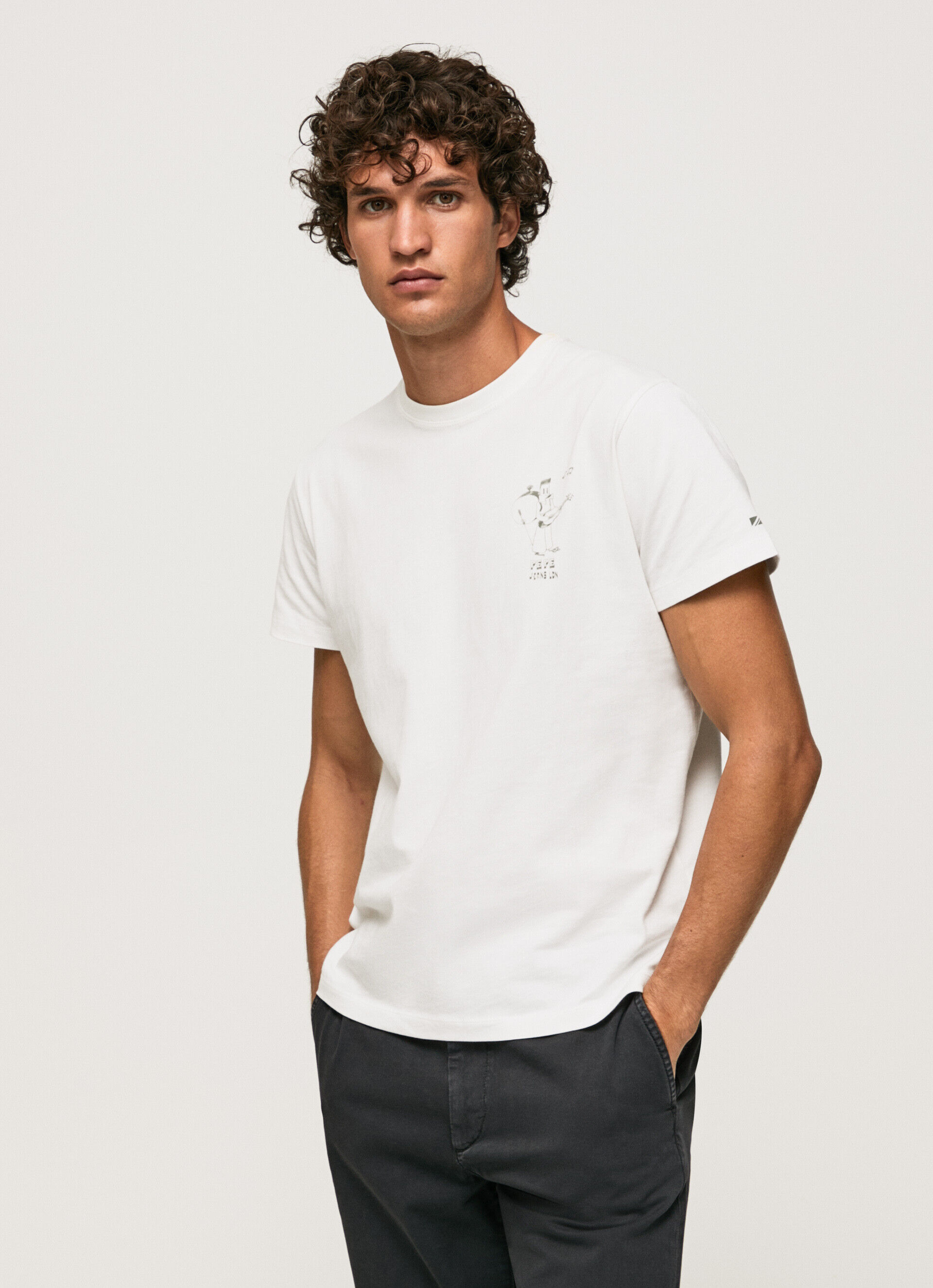Camiseta de algodão lavada e tingida - branca