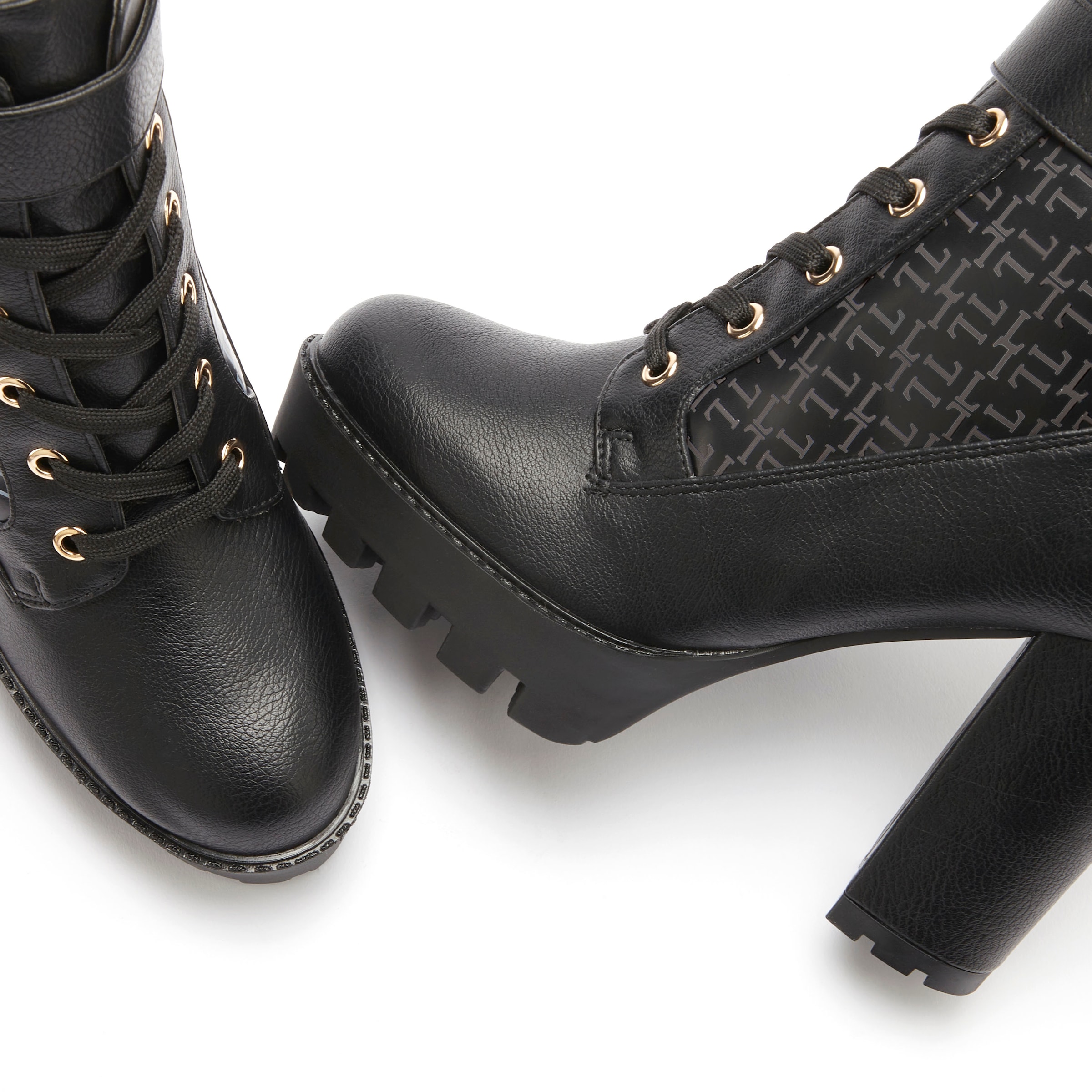 LASCANA Stiefelette  mit Blockabsatz & raffinierter Musterung, High-Heel-Stiefelette VEGAN