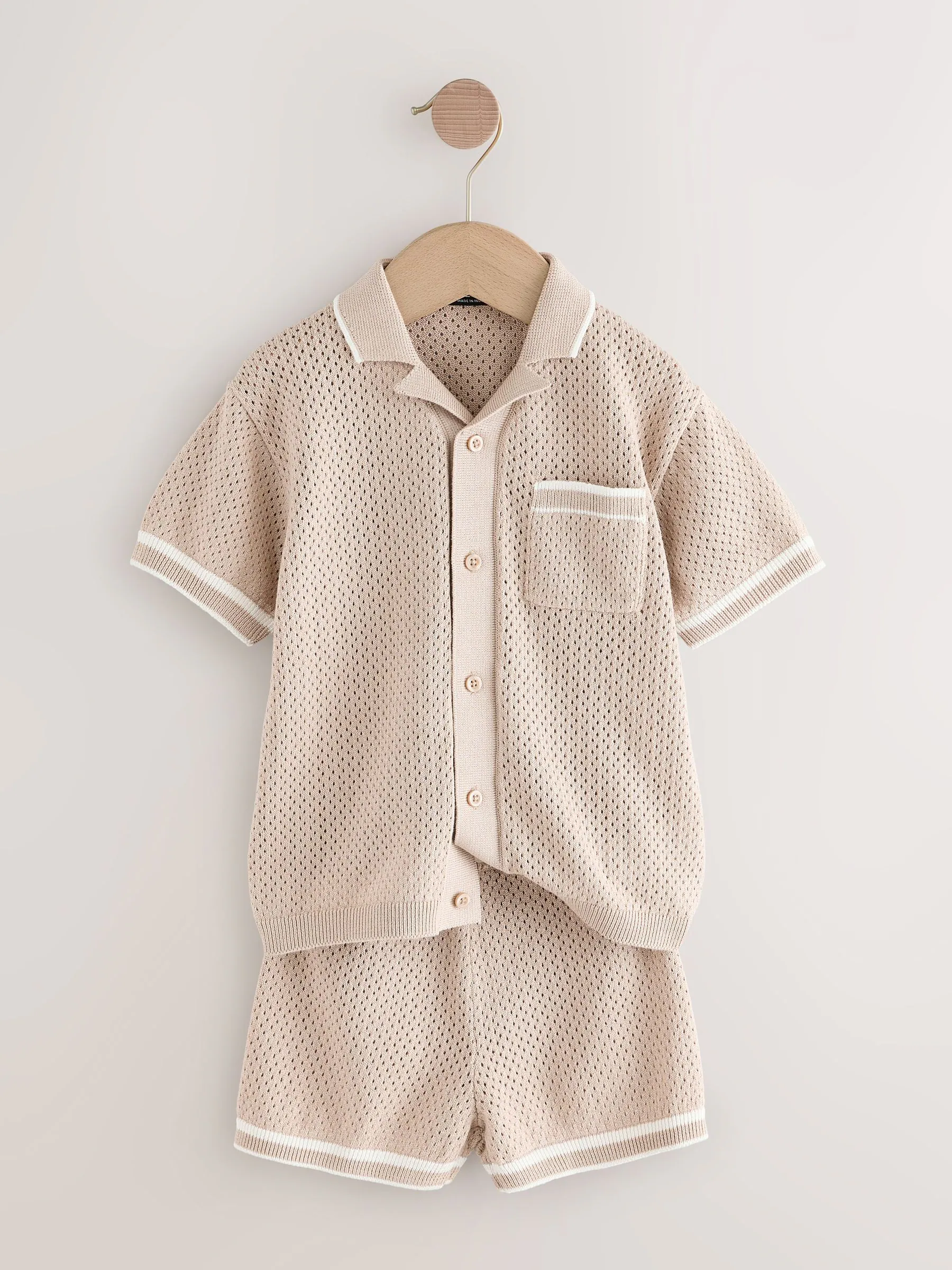 Taupe - Set van gebreid poloshirt met textuur en reverskraag en shorts (3mnd -10jr)