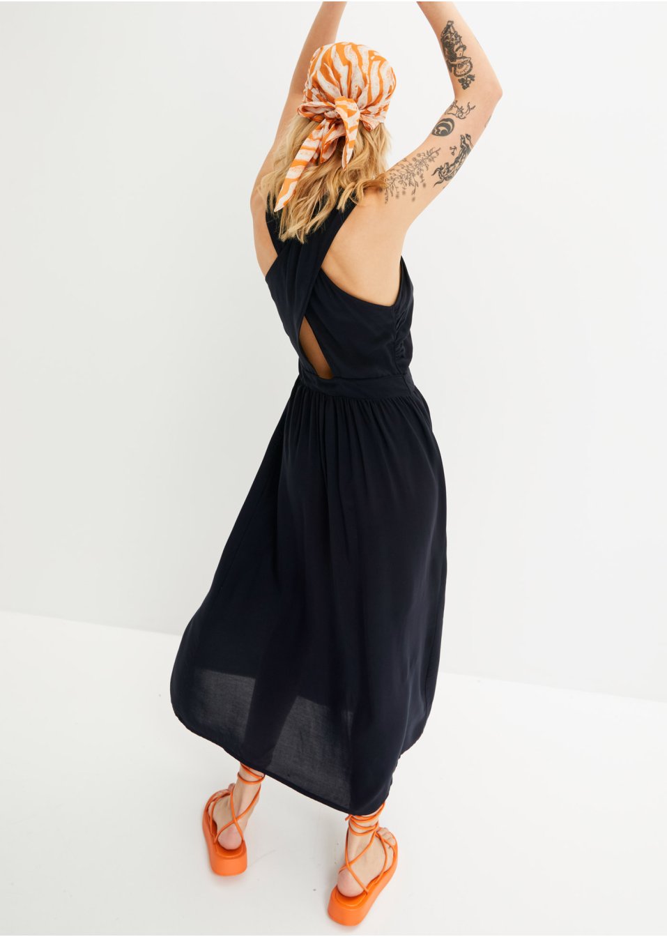 Robe longue avec découpe