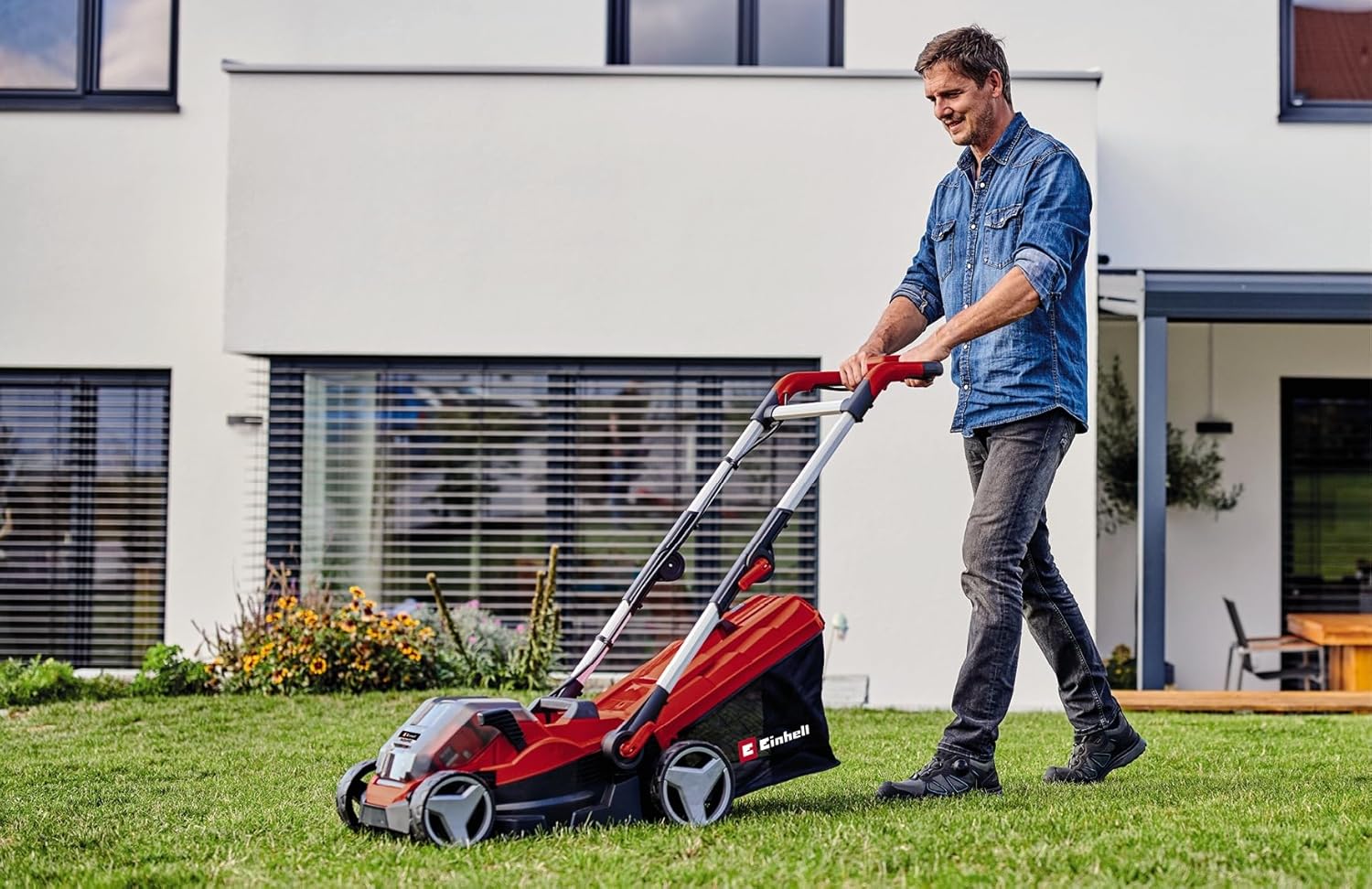 Einhell Akku-Rasenmäher RASARRO 36/34 Kit Power X-Change (36 V, 34 cm Schnittbreite, bis 300 m², 30L Fangkorb, 25-65 mm Schnitthöhe, inkl. 2X 3,0 Ah Akku + 2X Ladegerät)