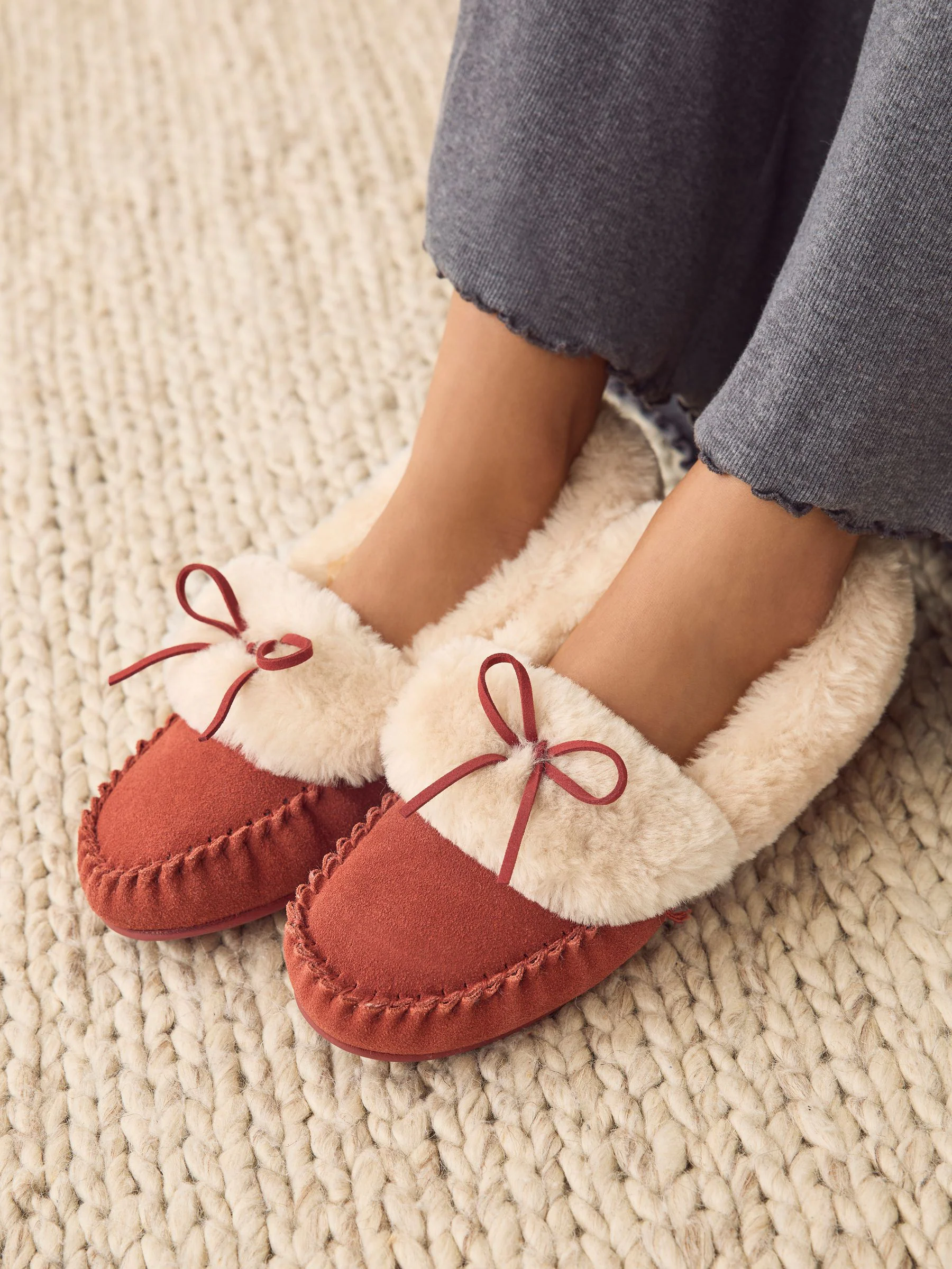 Roestrood - Moccasin Faux Fur Suede Slippers