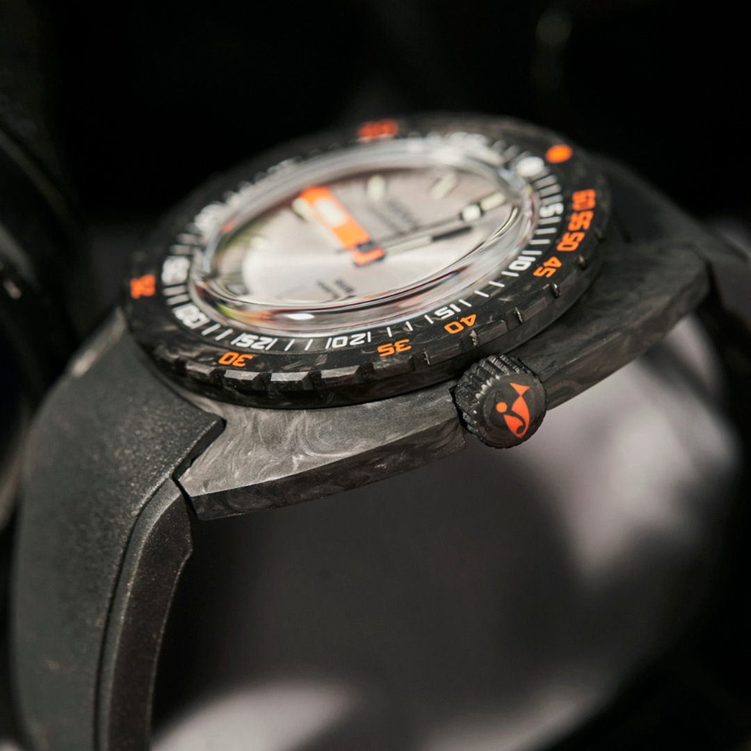 Doxa SUB 300 Carbon Searambler