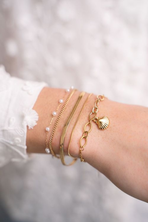 Minimalistische armband met grove schakels & schelpje