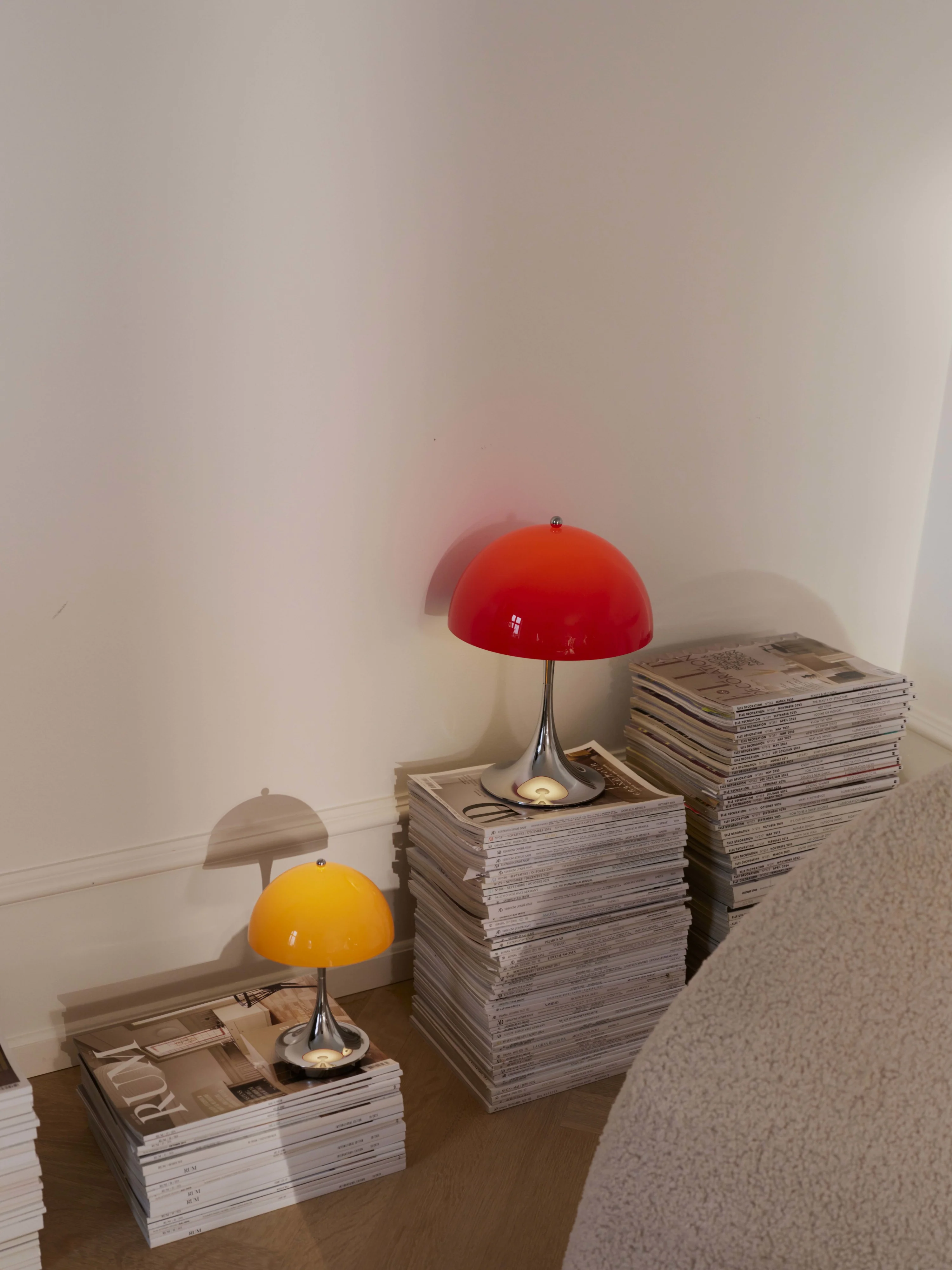 Draagbare dimbare LED-tafellamp Panthella 250, design Verner Panton