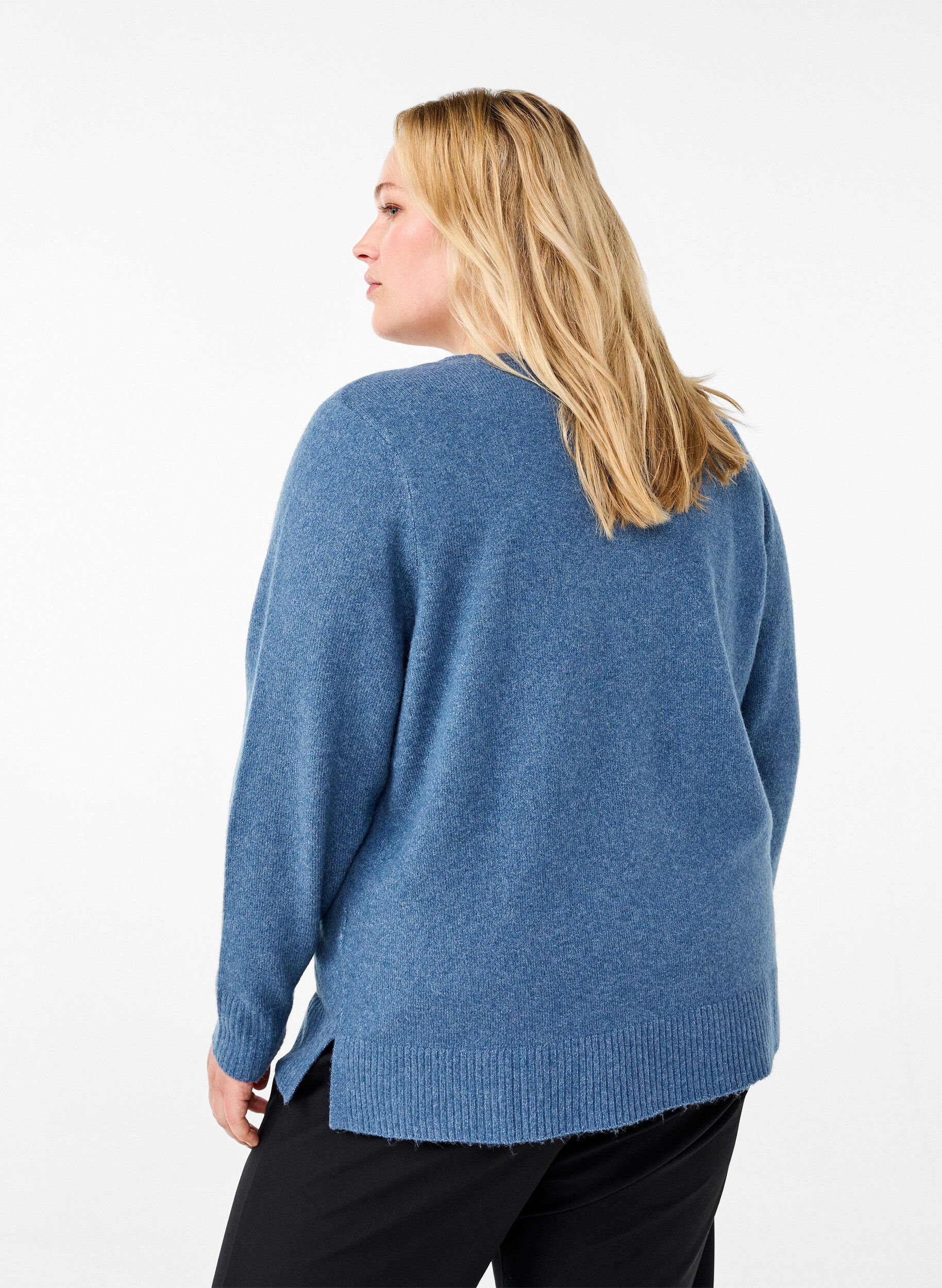 Strikbluse med v-hals