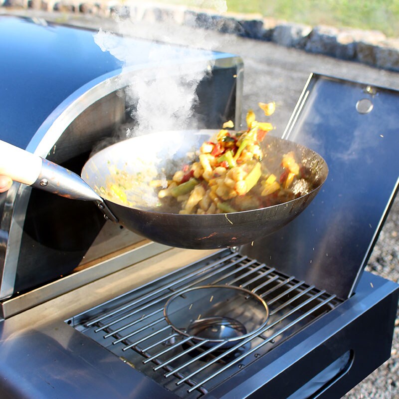 Original chinesischer Wok Ø 30 cm aus Stahl ohne Beschichtung, mit stabilem Holzgriff und runden Boden
