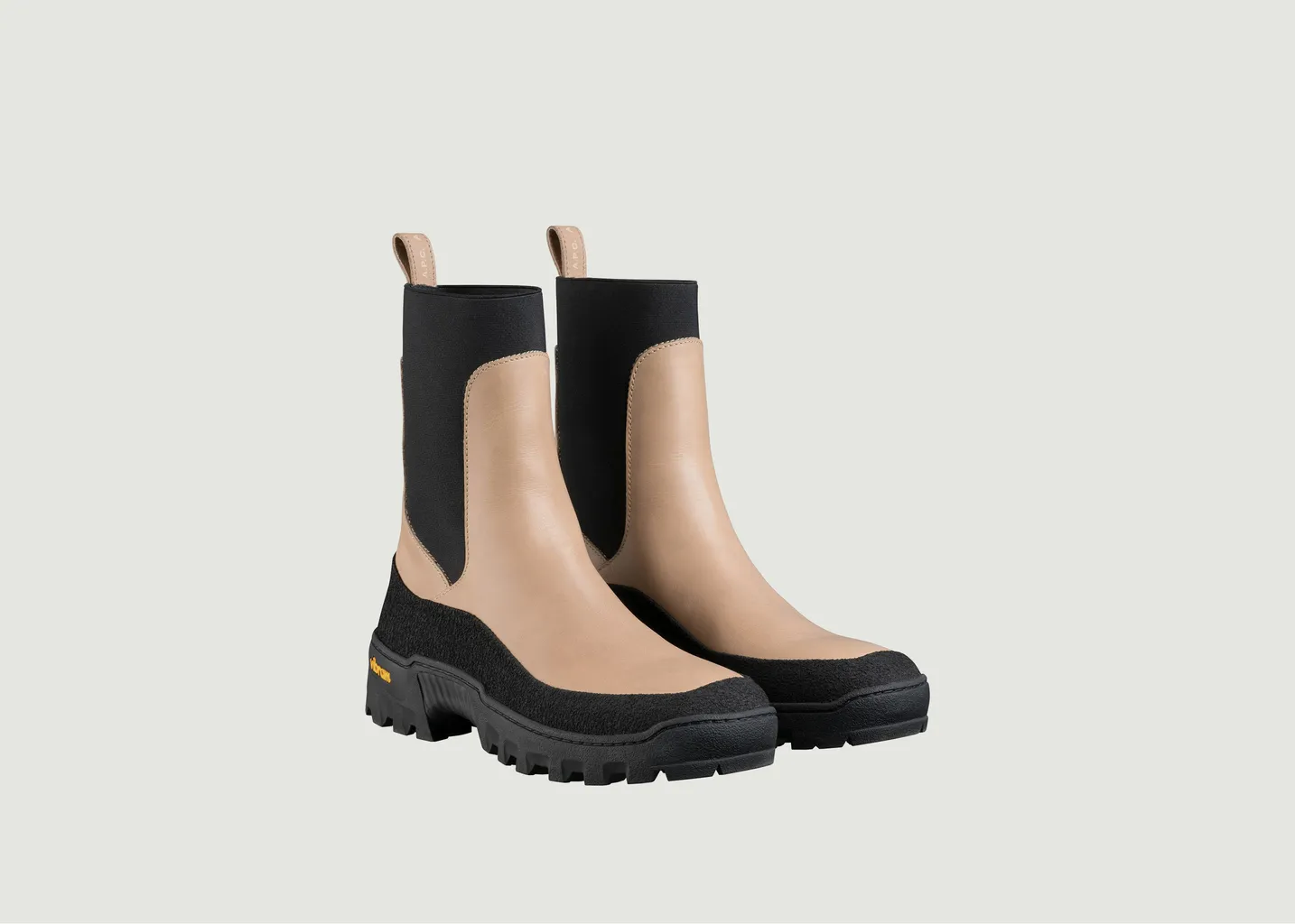 Boots plates en cuir Sacha A.P.C.