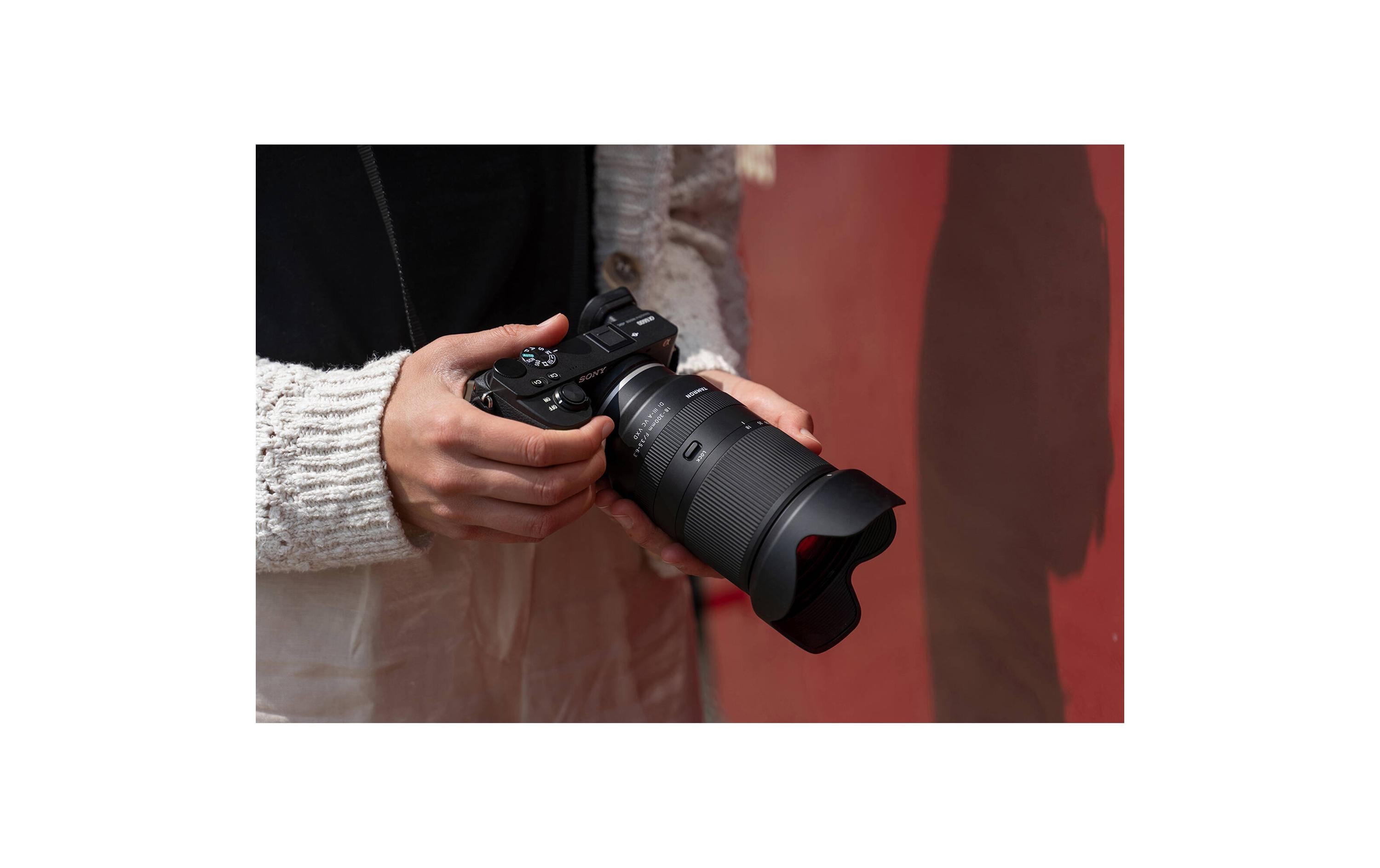 Zoomobjektiv AF 18-300mm F/3.5-6.3 Di III-A VC Sony E-Mount<br>Ein Objektiv mit allen Brennweiten