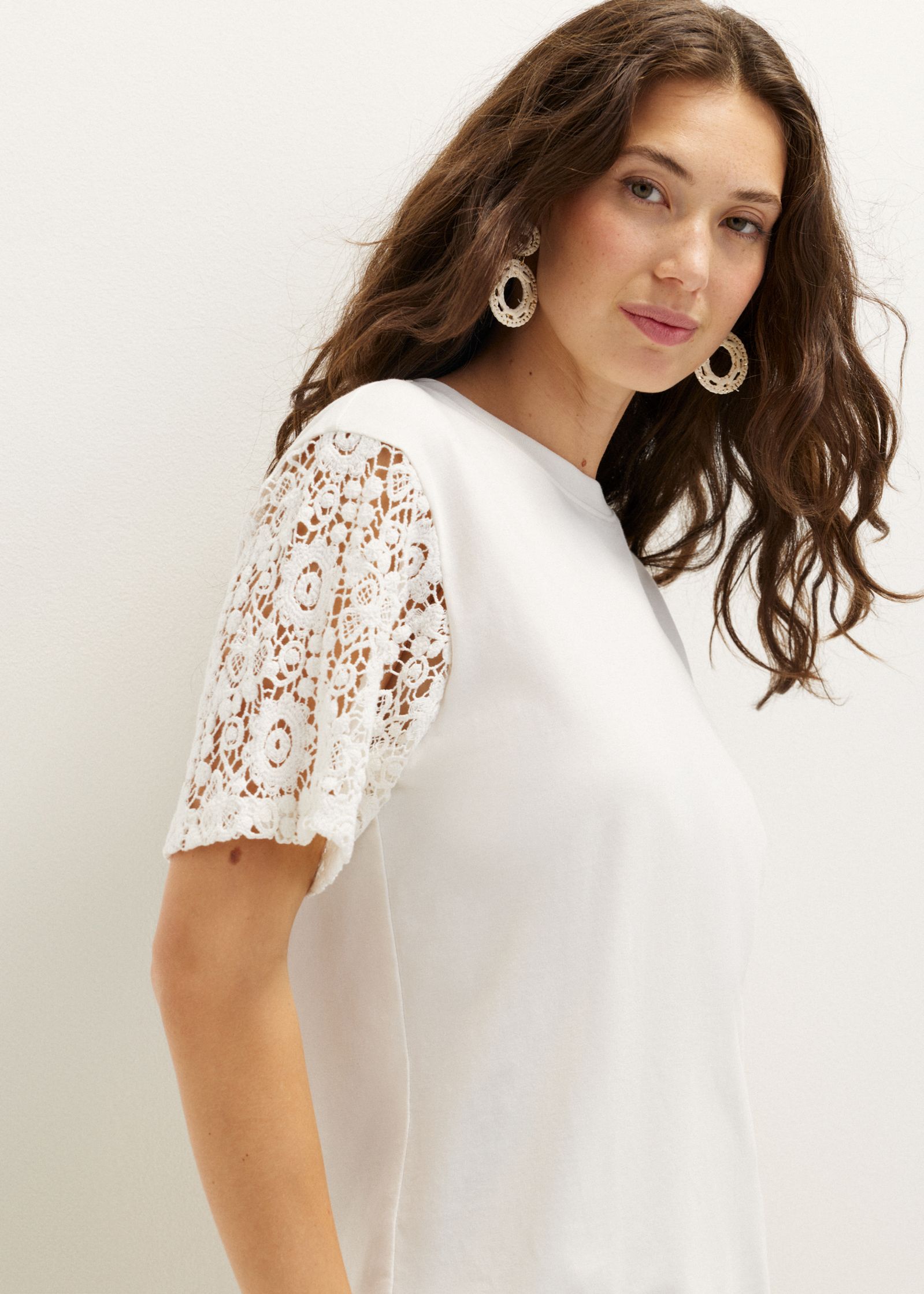 T-shirt met crochet mouwen