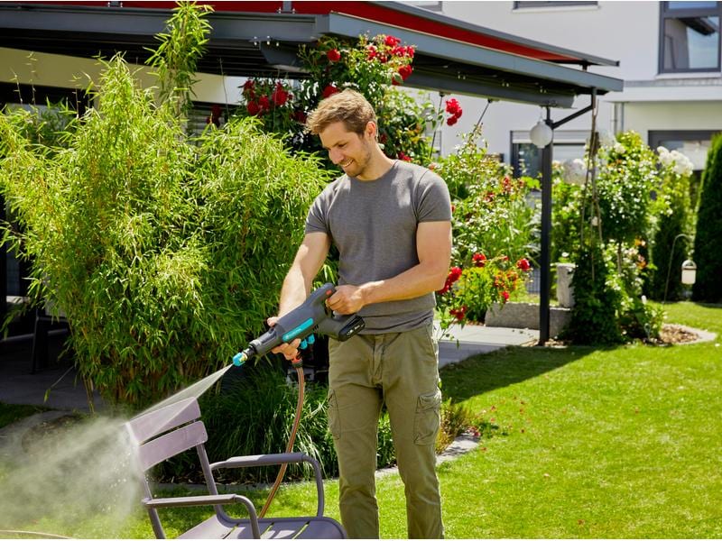 GARDENA Akku-Mitteldruckreiniger AquaClean 24/18 V P4A Prem Akkubetriebener Mitteldruckreiniger