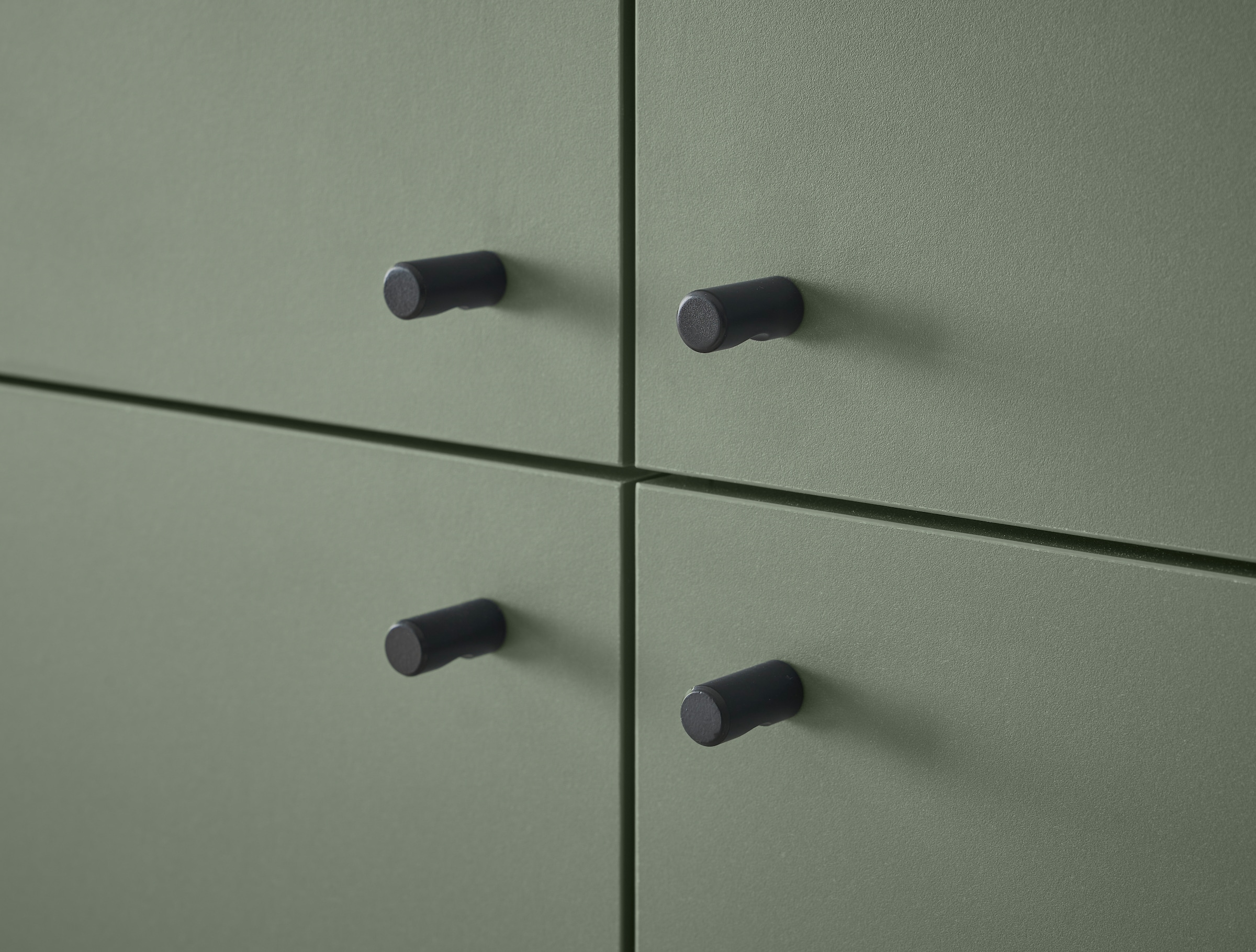 INOSIGN Highboard »MAVAS« in moderner Trendfarbe, Griffe aus Metall (Schwarz), Höhe 134 cm