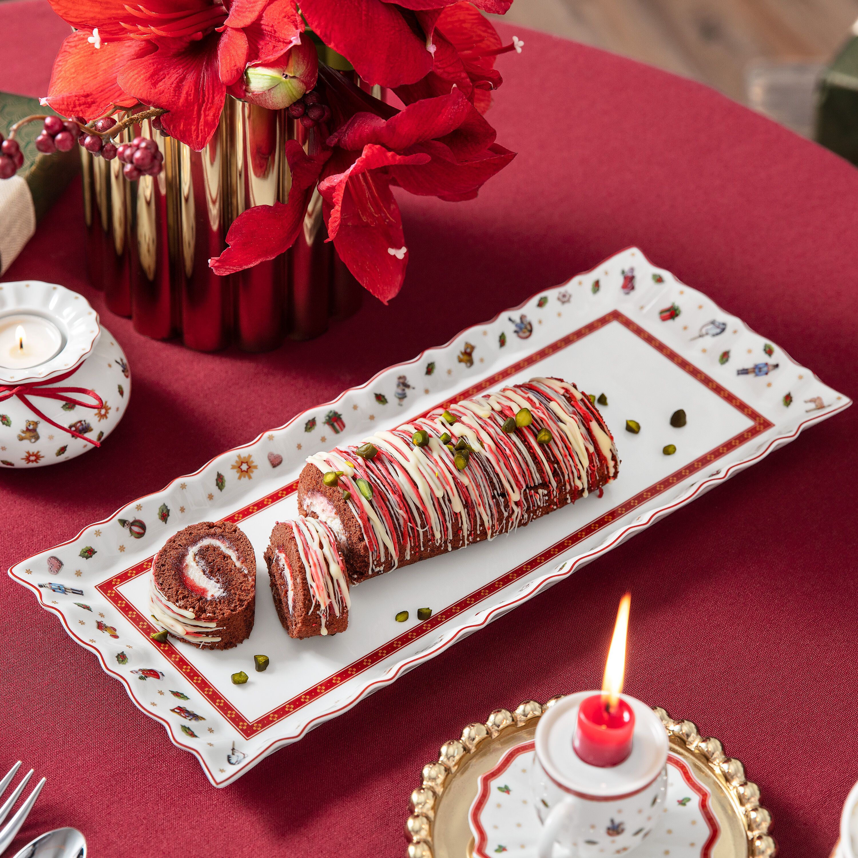 Toy's Delight Cake plate Red, Premium Porcelain