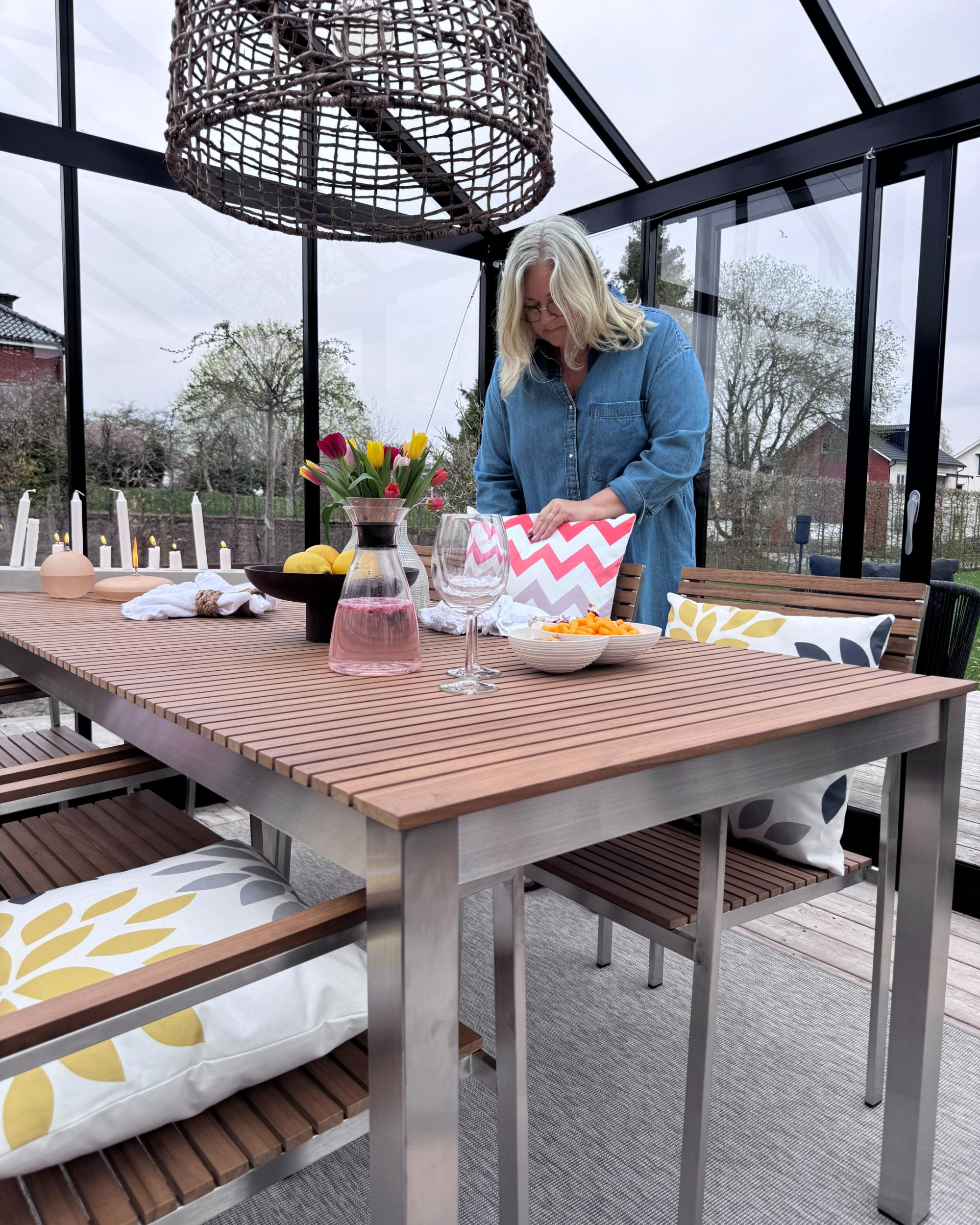 Set van 2 tuinkussens RIALE bloempatroon 45 x 45 cm Meerkleurig