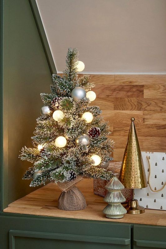 Black Box Trees - Kaprun - Kunstkerstboom - Groen - 60 cm - 10 LED-lampjes