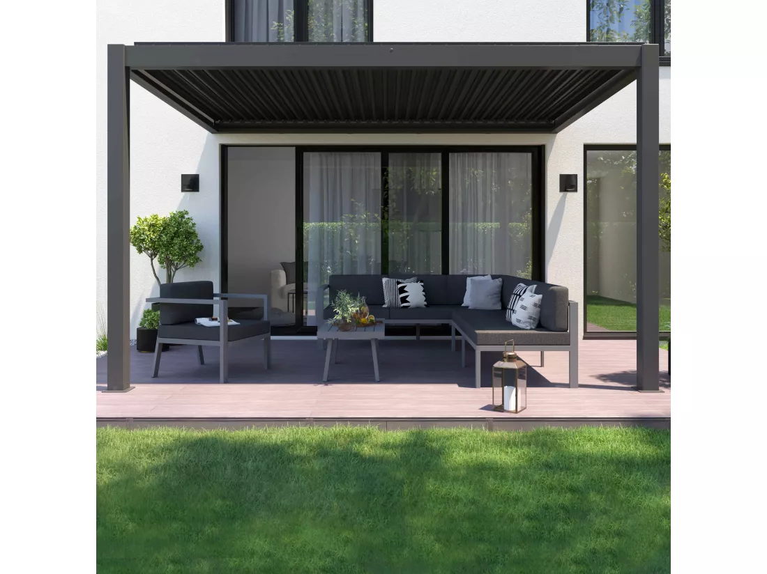 Pergola bioclimatique adossée et motorisée éclairée 3x4m et 3 stores