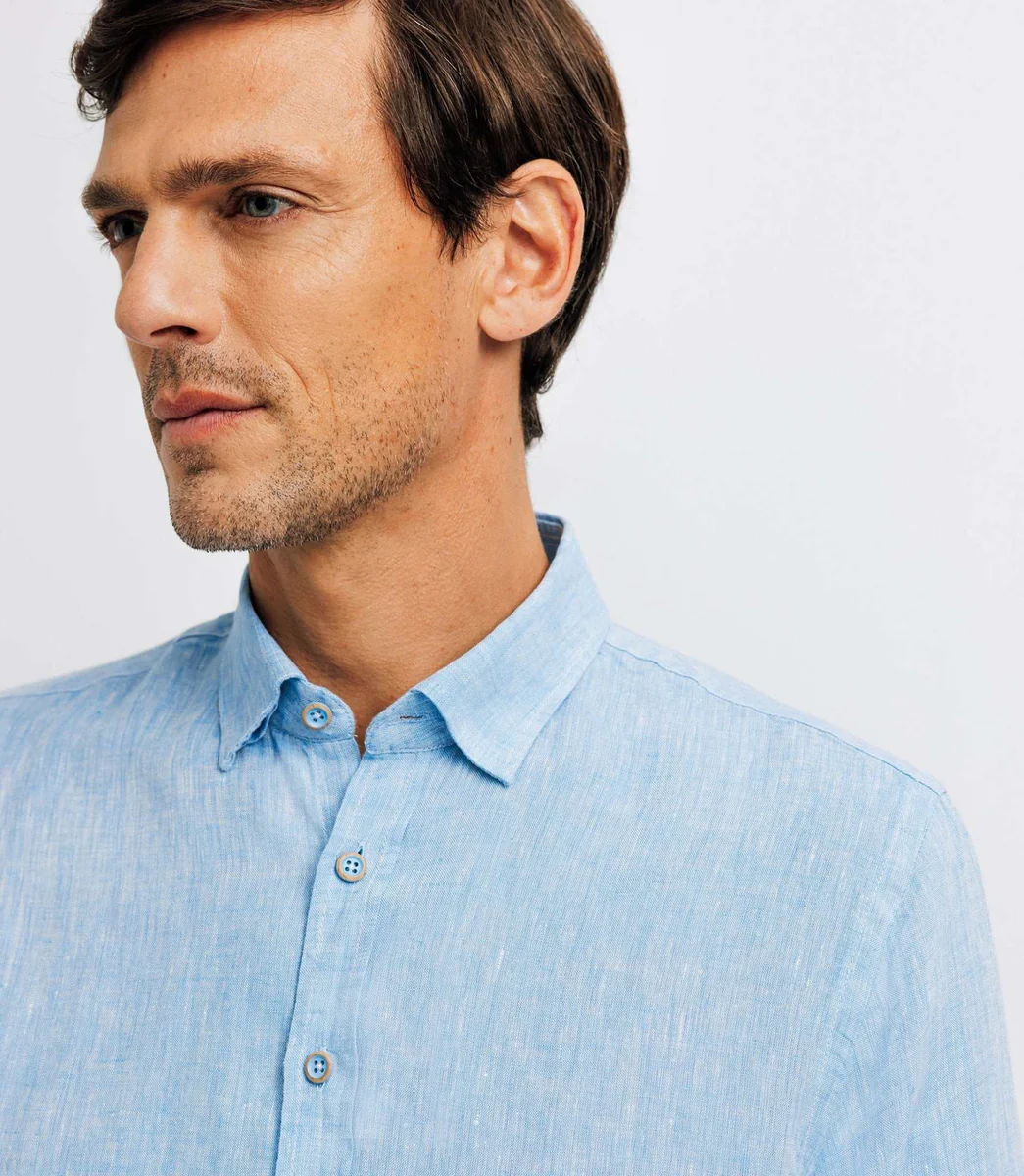 Chemise unie en lin bleu indigo