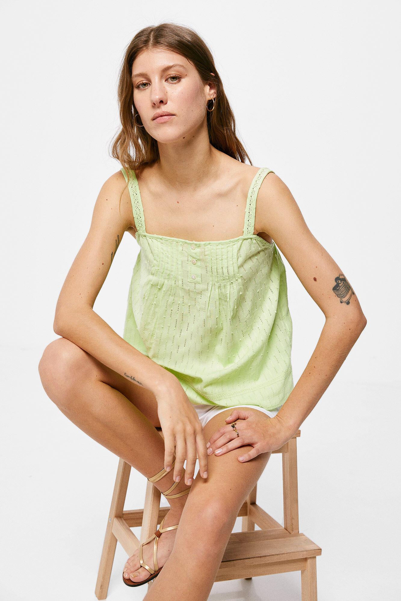 Blusa com alças e pregas - estampa verde