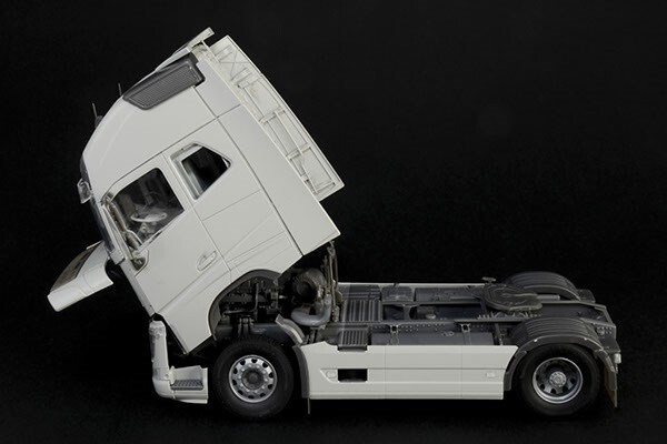 Italeri - Volvo Fh4 Globetrotter Xl Lastbil Byggesæt - 1:24 - 3940