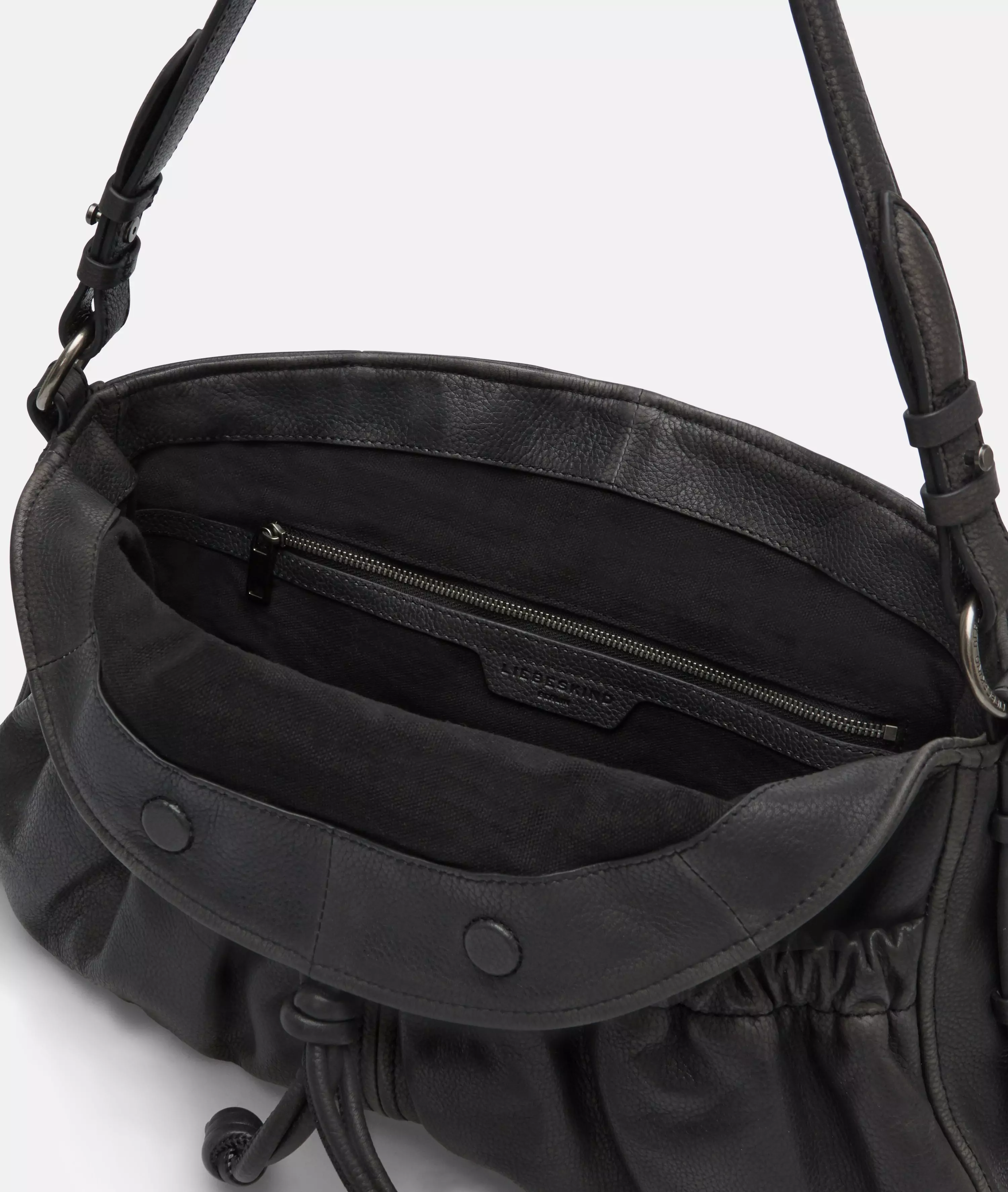 Elya Crossbody M Spacious shoulder bag with a vintage look