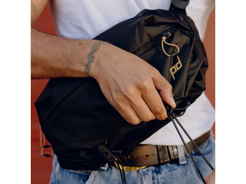 Peak Design Fotorucksack Outdoor Sling 7L – Schwarz Ultraleichte und vielseitige Tasche
