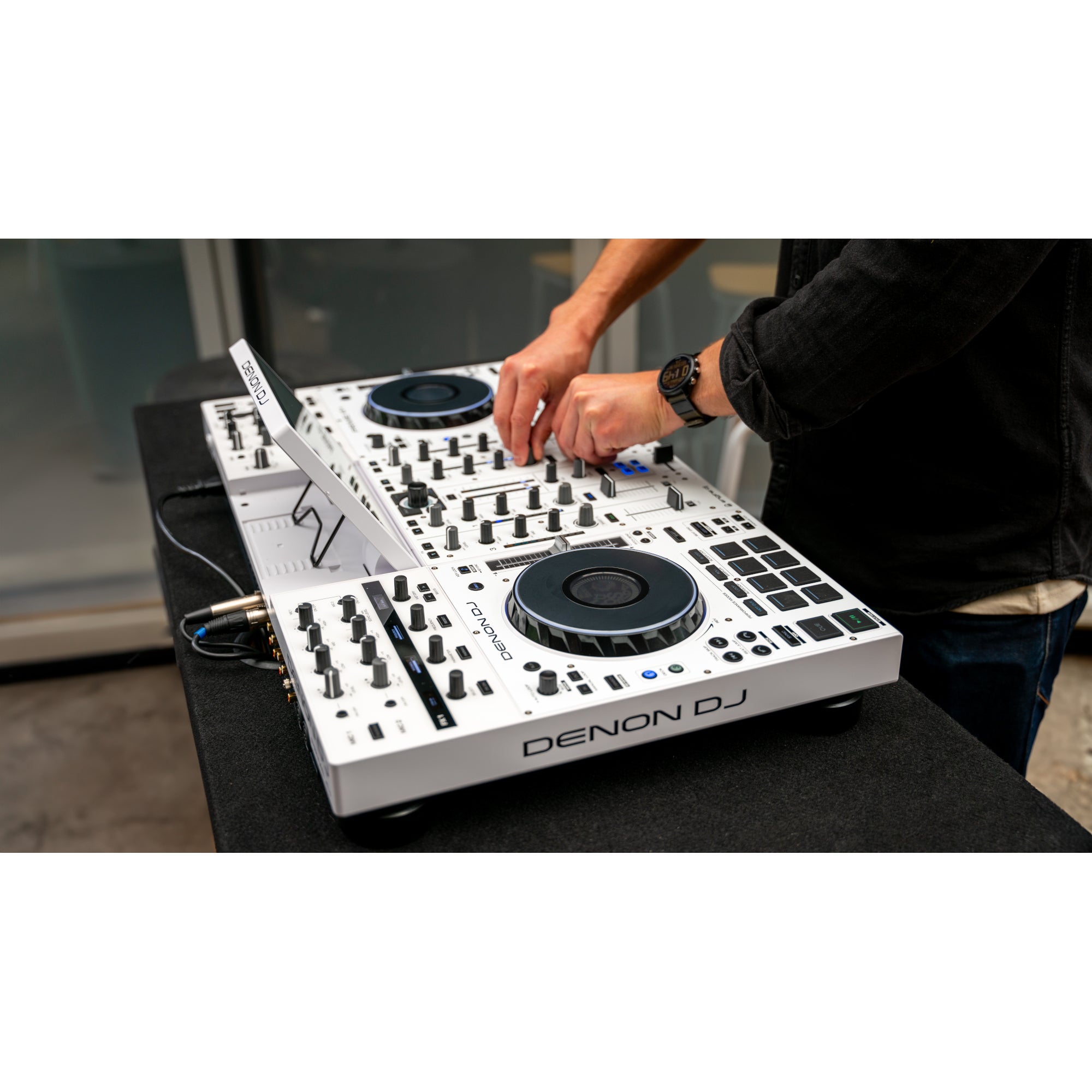 Denon DJ PRIME4+ White Edition 4-deck standalone DJ-controller
