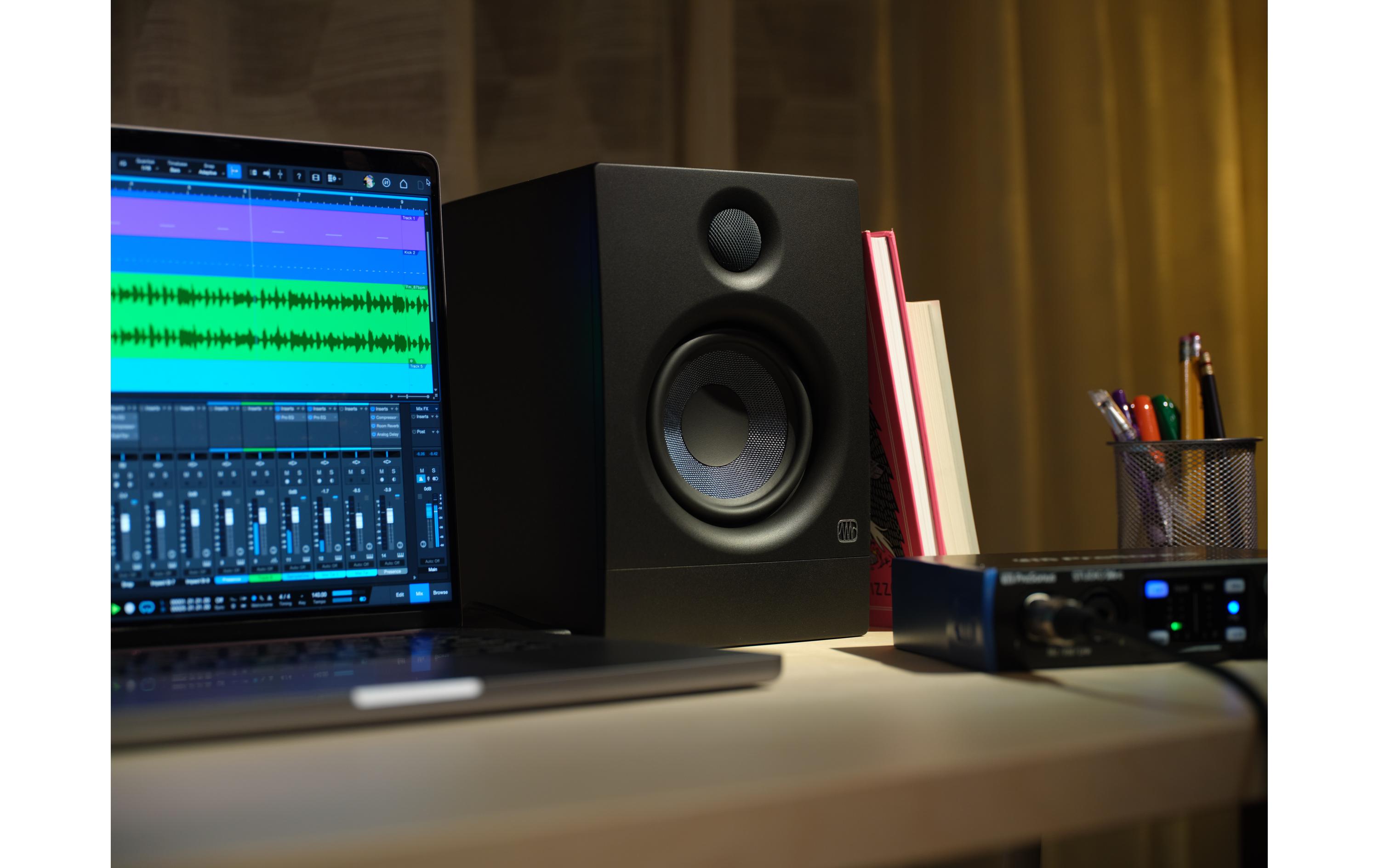 Studiomonitore 4.5 BT (2 Gen.) Schwarz<br>Aktive 4.5-Zoll-Referenzmonitore mit Bluetooth