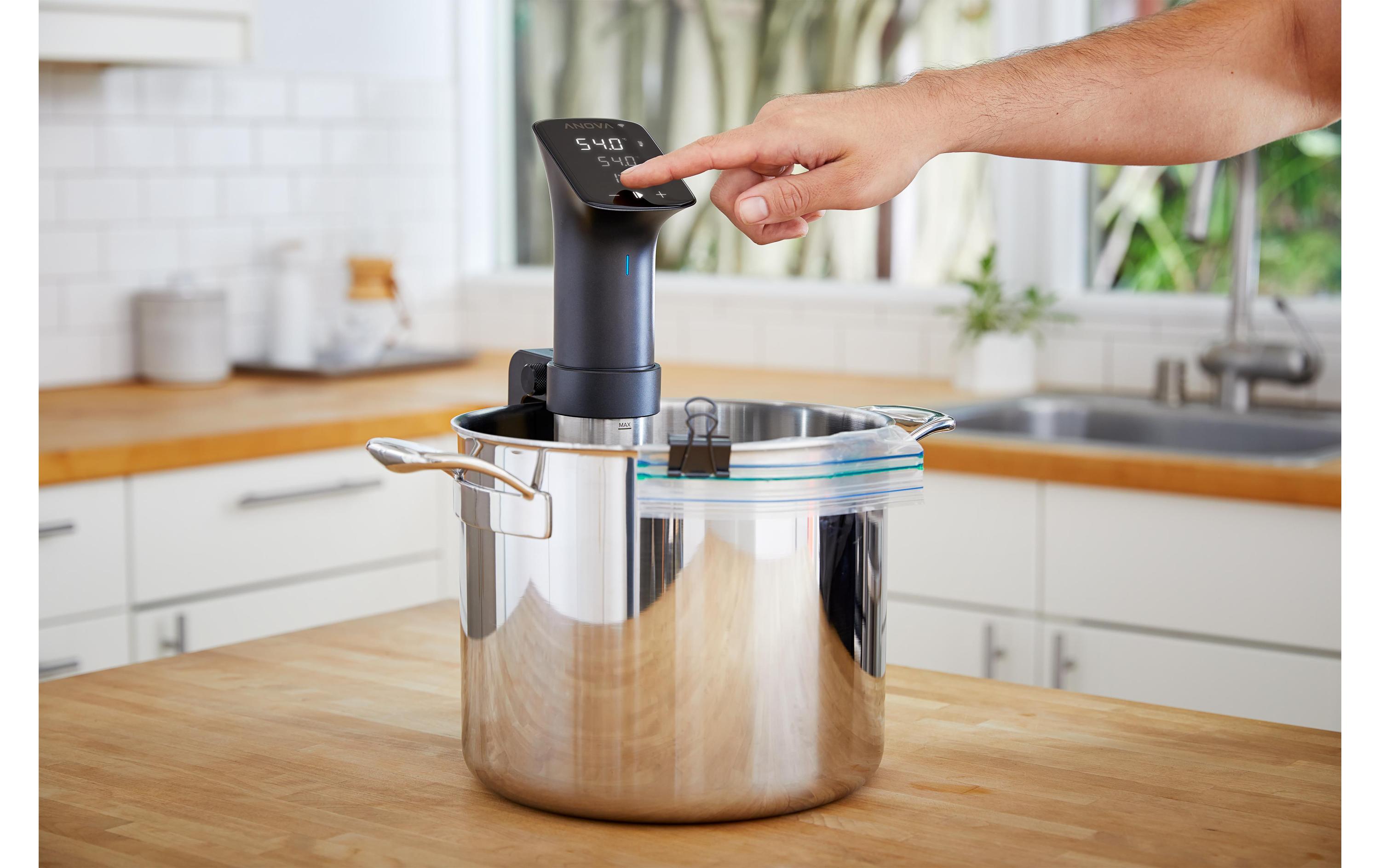 Sous Vide Stick Precision Cooker PRO<br>Bequemes Vakuumgaren im eigenen Kochtopf