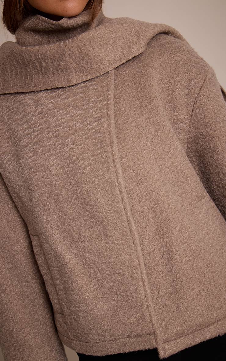 Taupe Manteau Bouclé À Col Écharpe