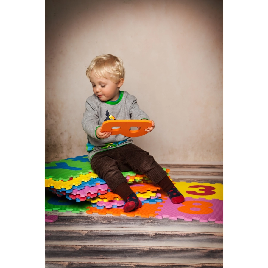 knorr toys® Puzzlematte Alphabet + Zahlen 36-tlg.30cm rot