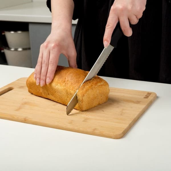 Brødkniv 20 cm med taggete blad og komfortabelt håndtak