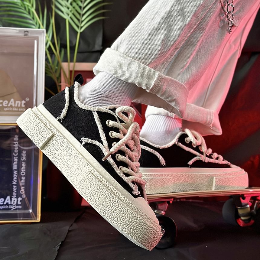 Tanzanite - Sneakers met franje en vetersluiting (verschillende uitvoeringen)