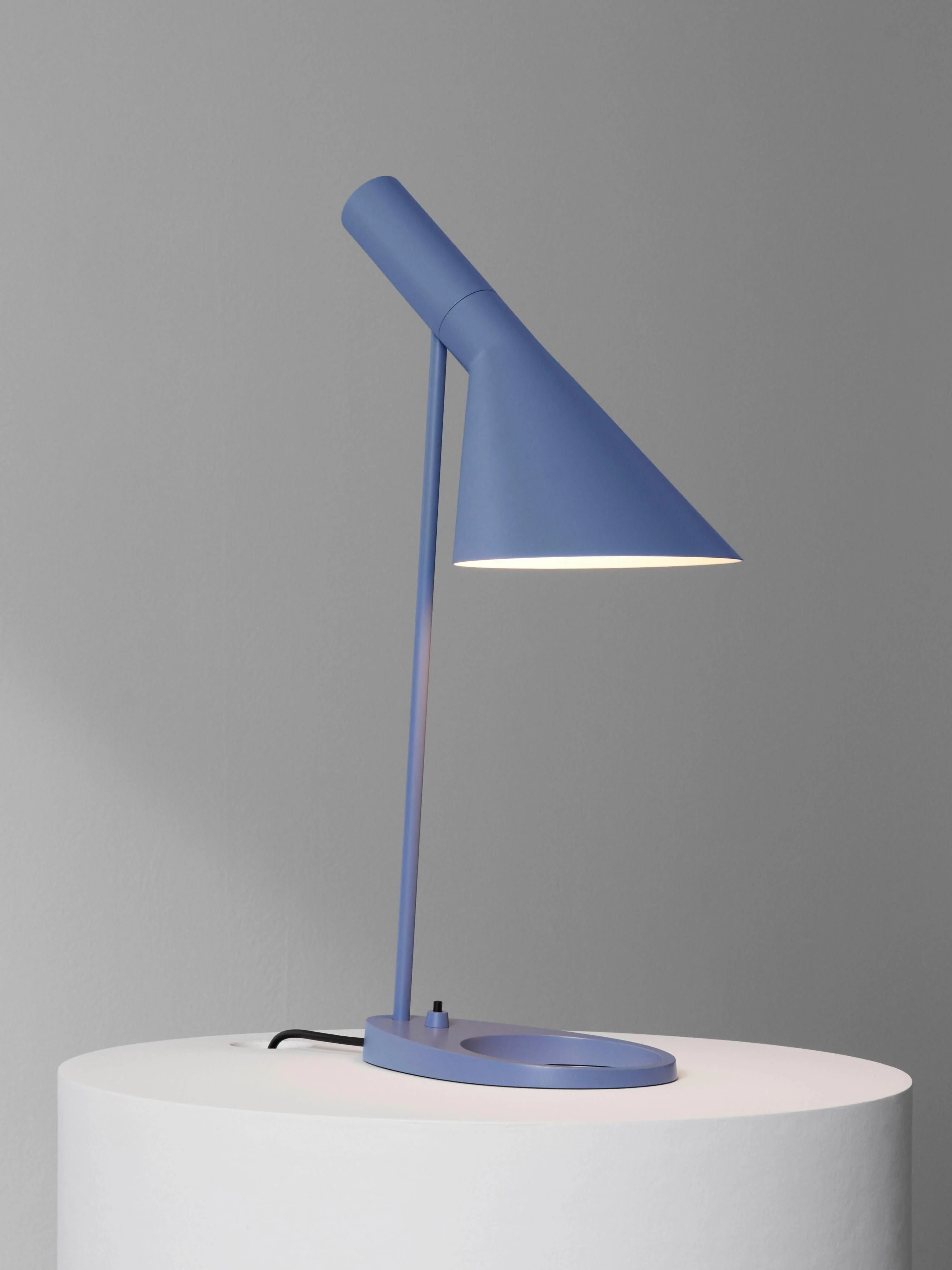 Bureaulamp AJ, in verschillende formaten