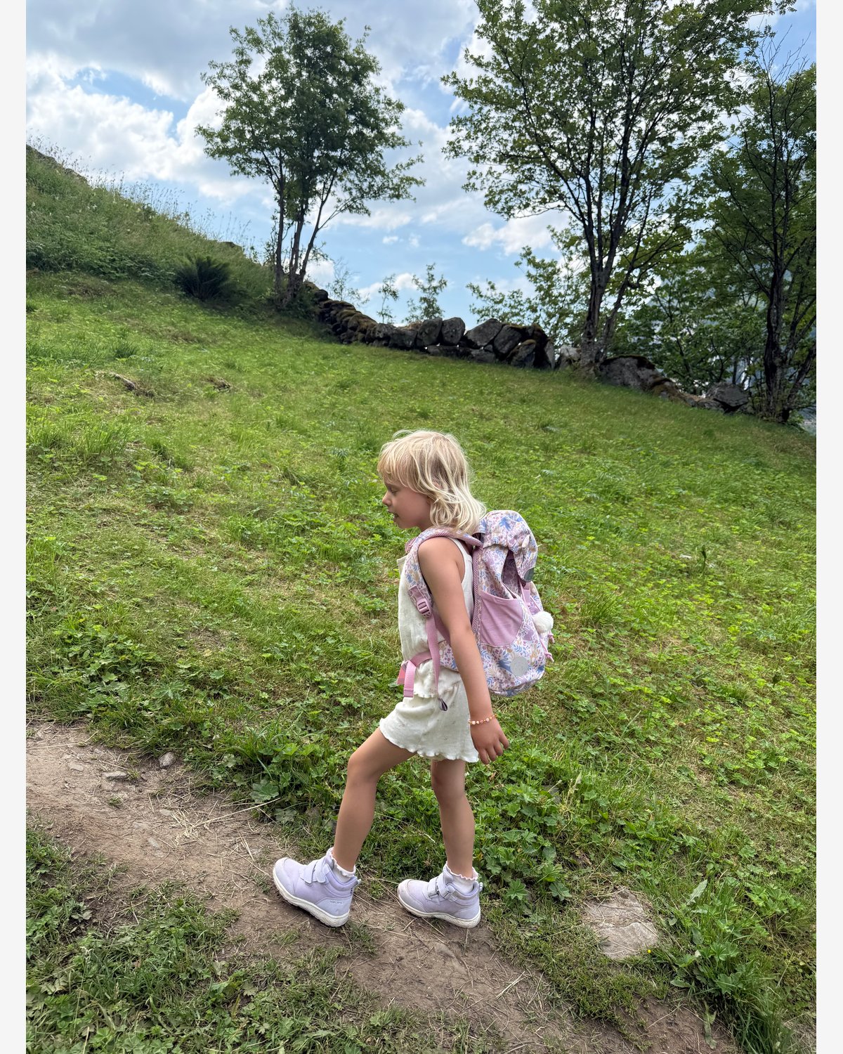 Barnehagesekk m/ Hoftebelte – 12 liter, 3-7 år | Classic Mini Bunny