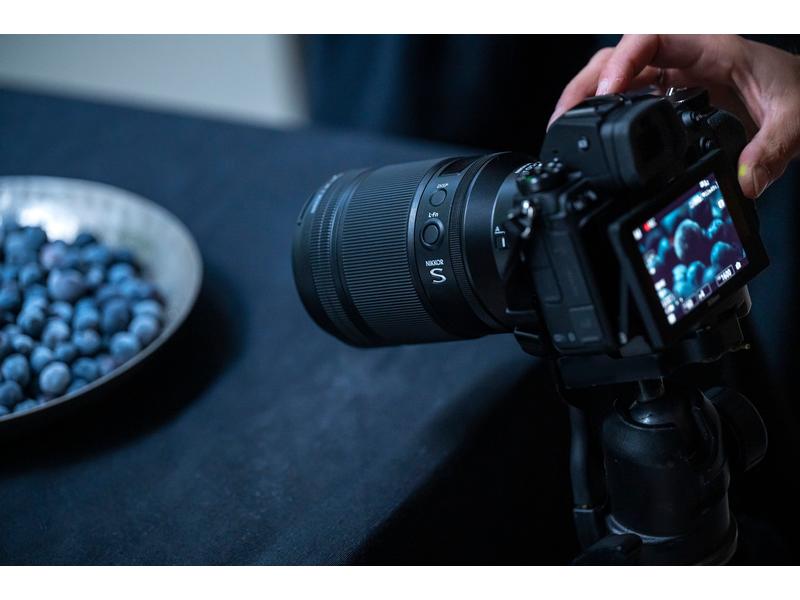 Nikon Festbrennweite NIKKOR Z MC 105mm F/2.8 VR S – Nikon Z Professionelles Makroobjektiv mit mittlerer Telebrennweite