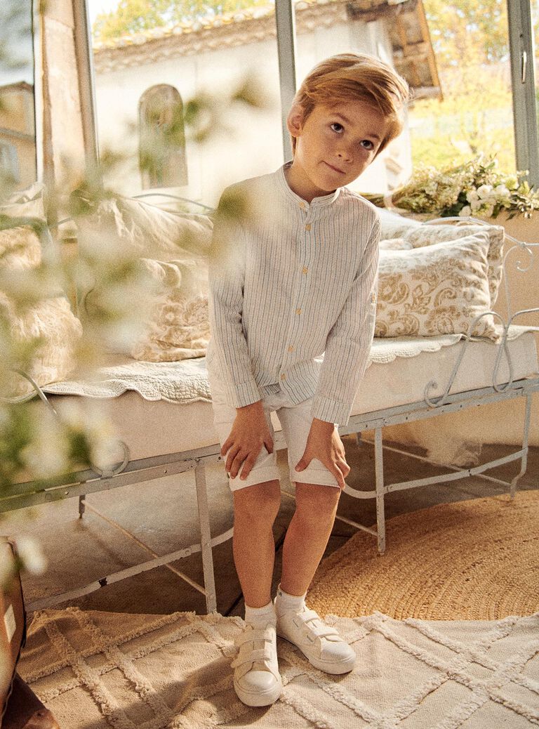 Chemise à rayures bleu, beige et blanc