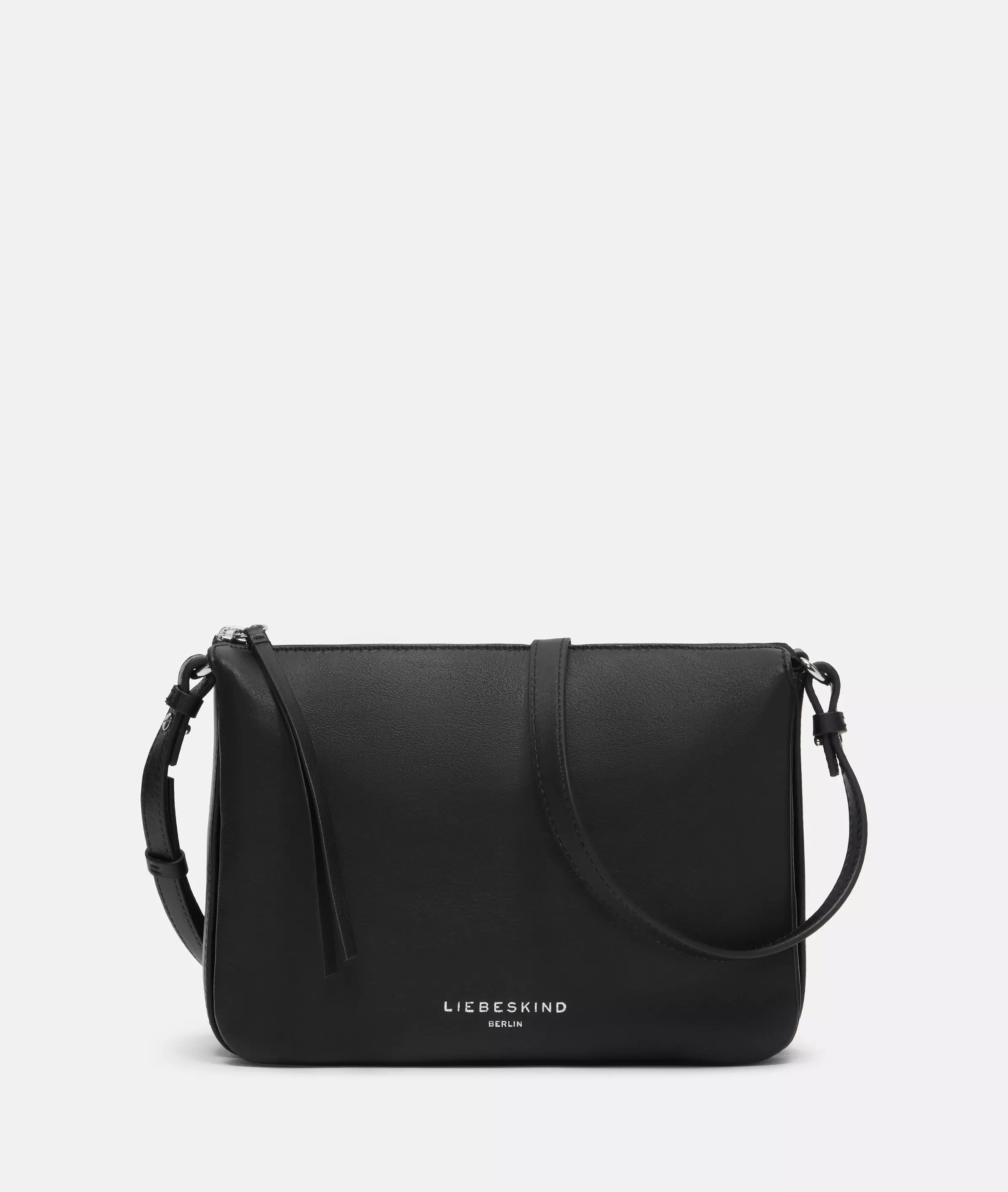 Crossbody Spacious crossbody bag made from soft sheepskin