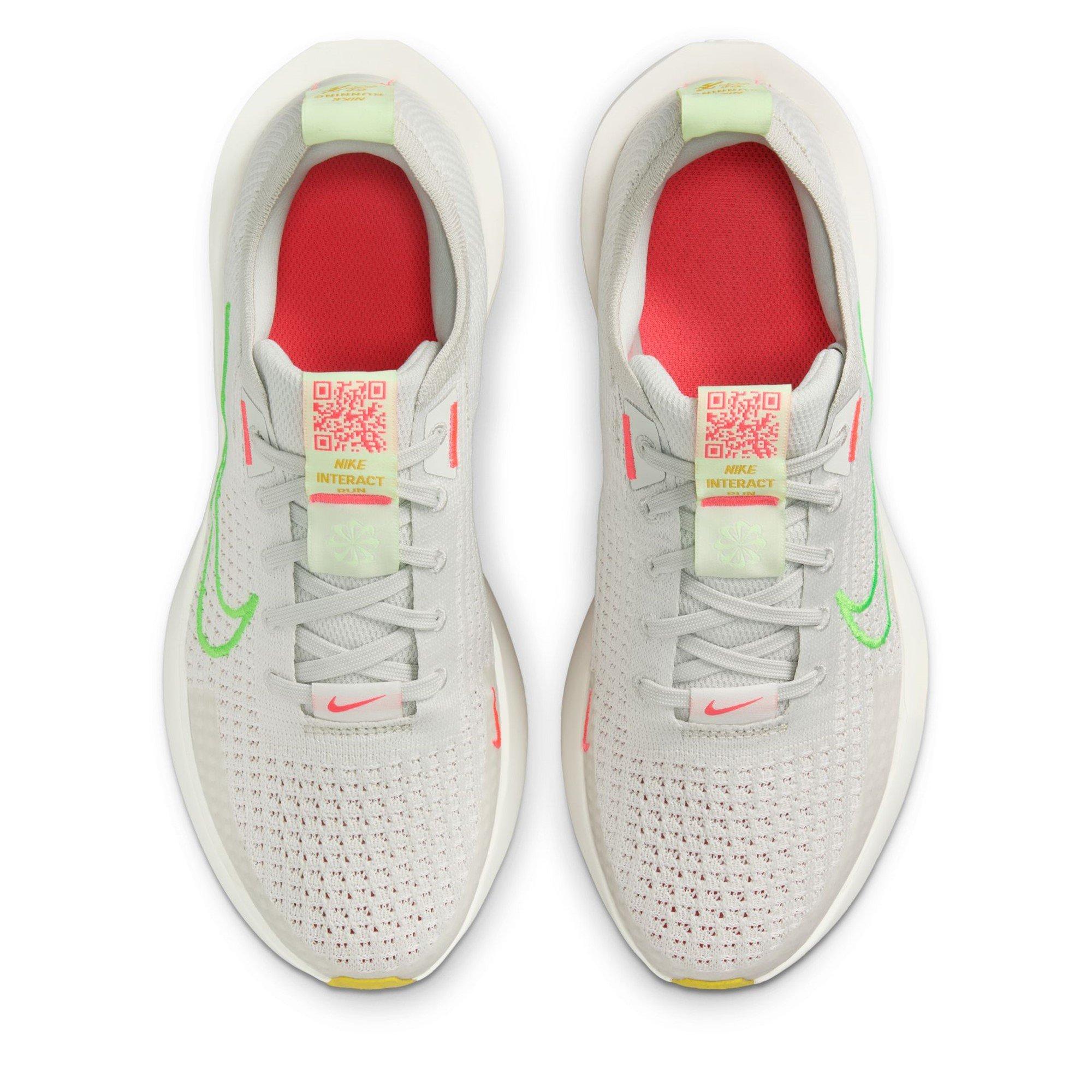 Nike Interact Run Womens Running Shoes