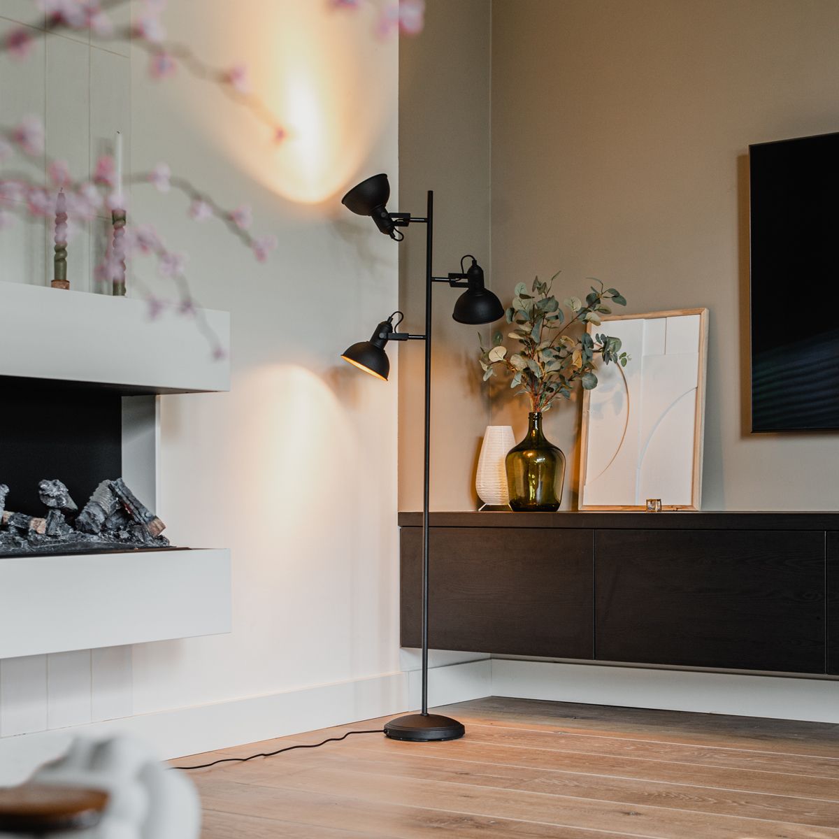 Industriële vloerlamp zwart met goud 3-lichts - Tommy
