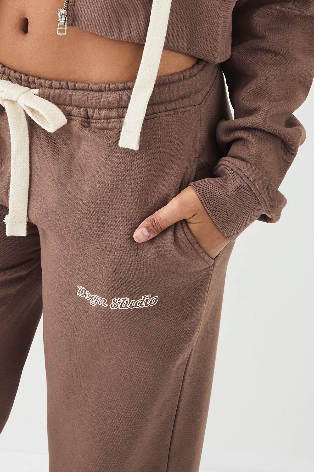 Jogging DSGN Studio Taille Moyenne Jambe Droite avec Cordon Contrastant