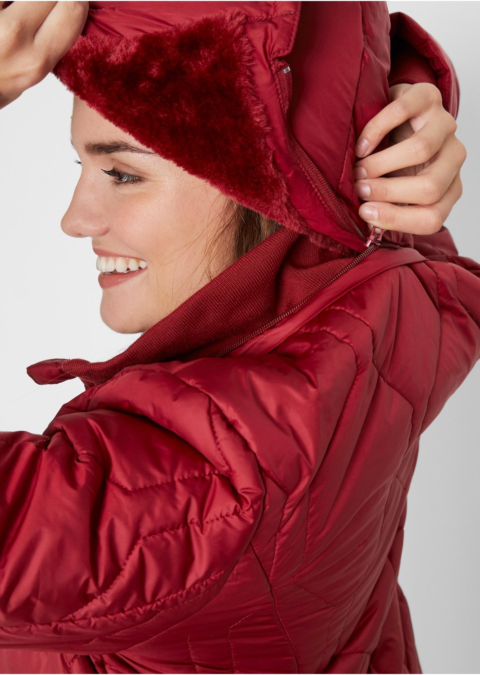 Manteau long matelassé avec surpiqûres diamant
