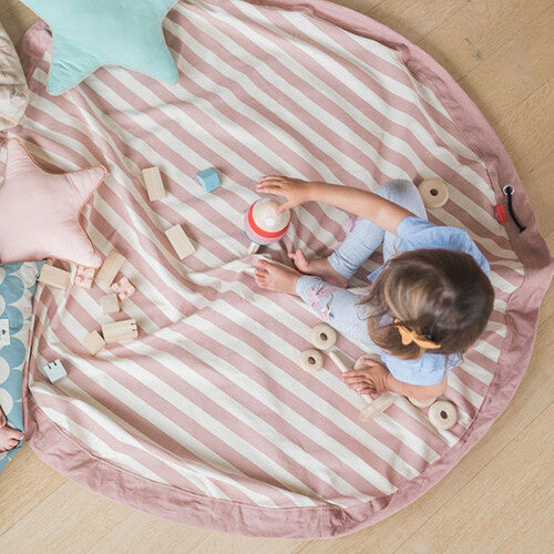 play&go speelkleed en opbergzak noomad - stripes new pink