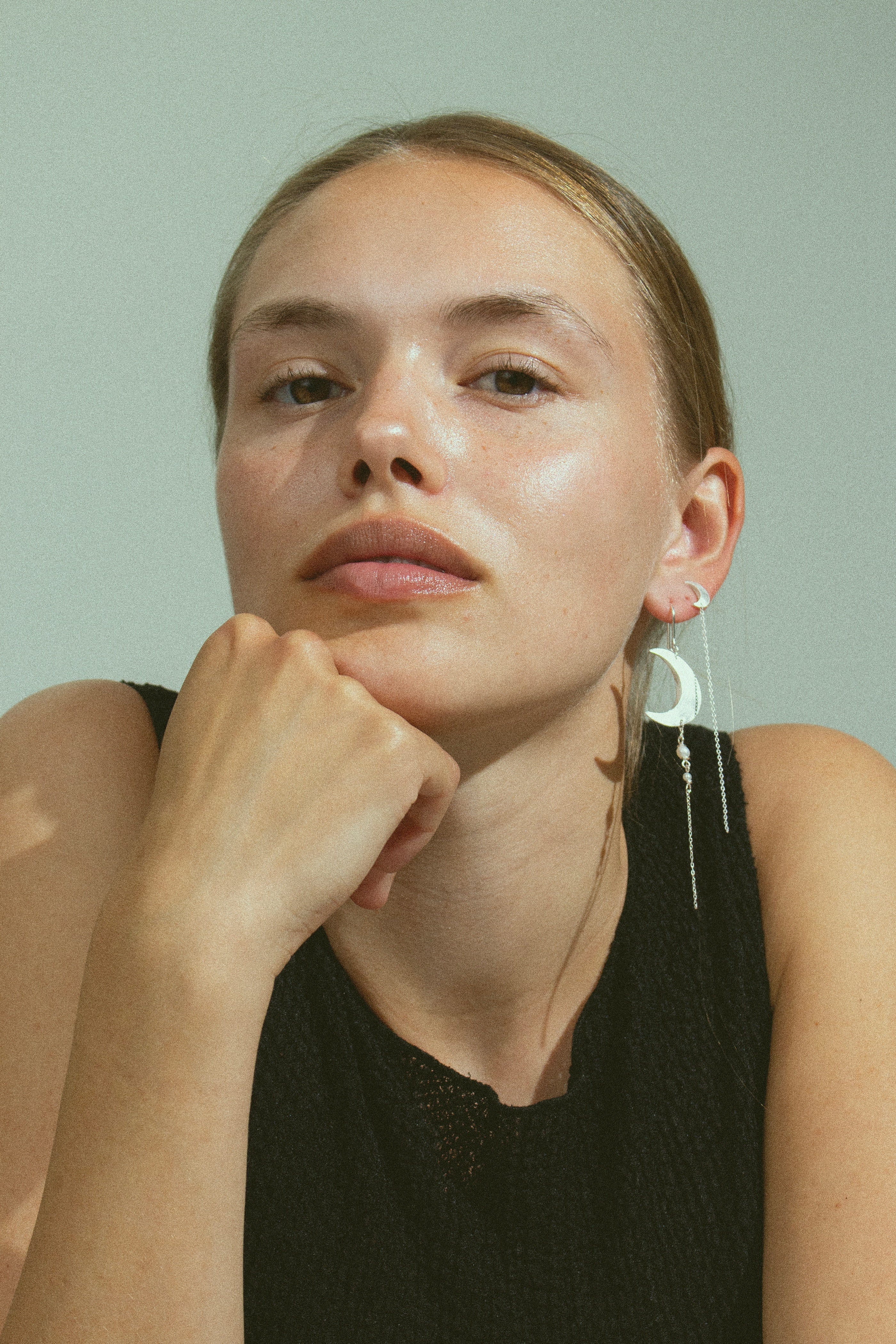 Jane Kønig  Half Moon Chain ørestik - sølv