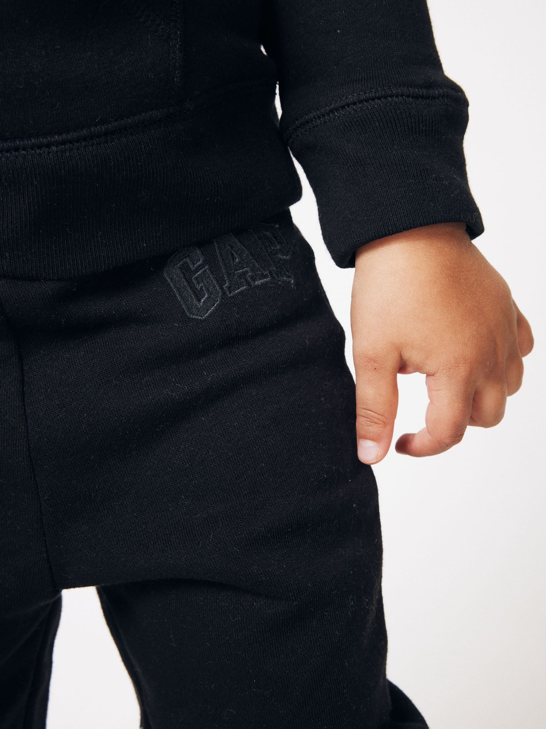 Zwart - Gap pull-on joggingbroek met logo, met fleece gevoerd (pasgeborenen -5jaar)