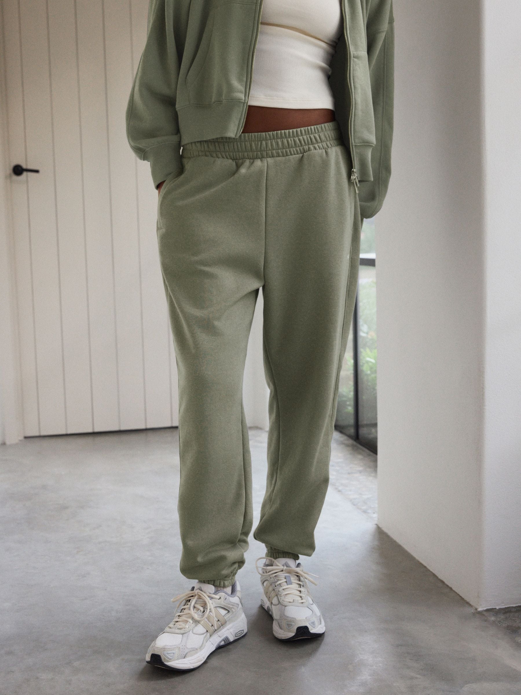 Grijs-groen - Self. joggingbroek met boorden