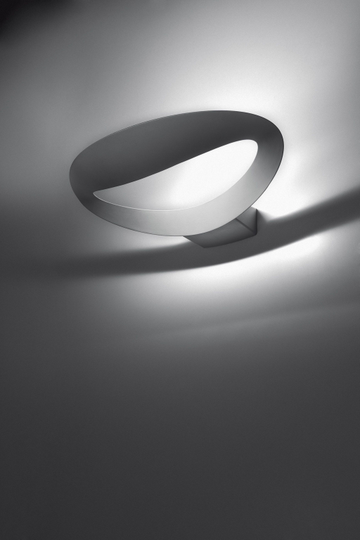 Artemide Mesmeri wandlamp LED 2700K glanzend chroom
