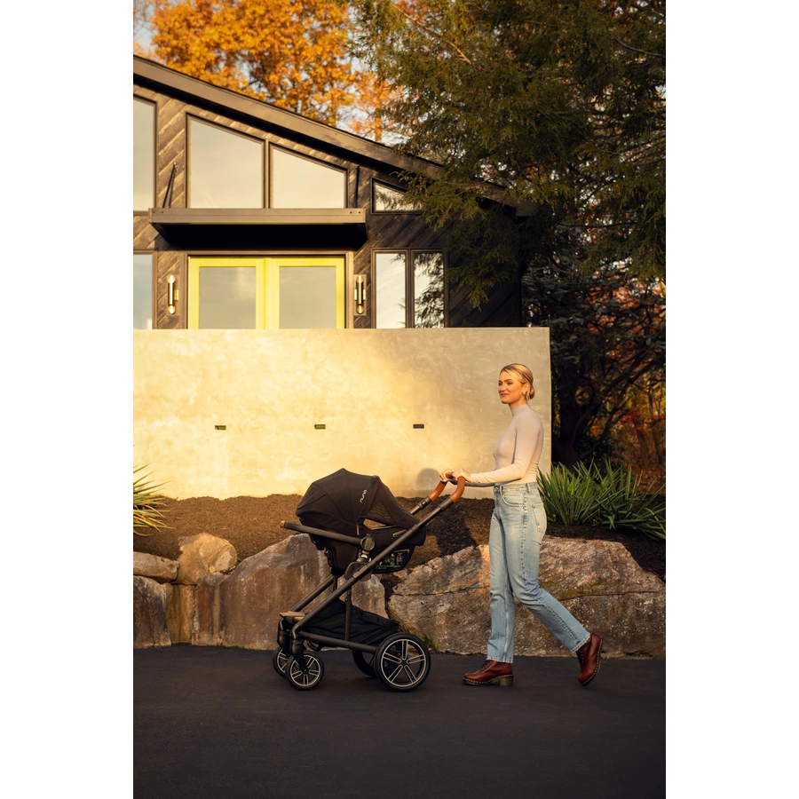 Nuna Babyschale PIPA™ next i-Size Caviar