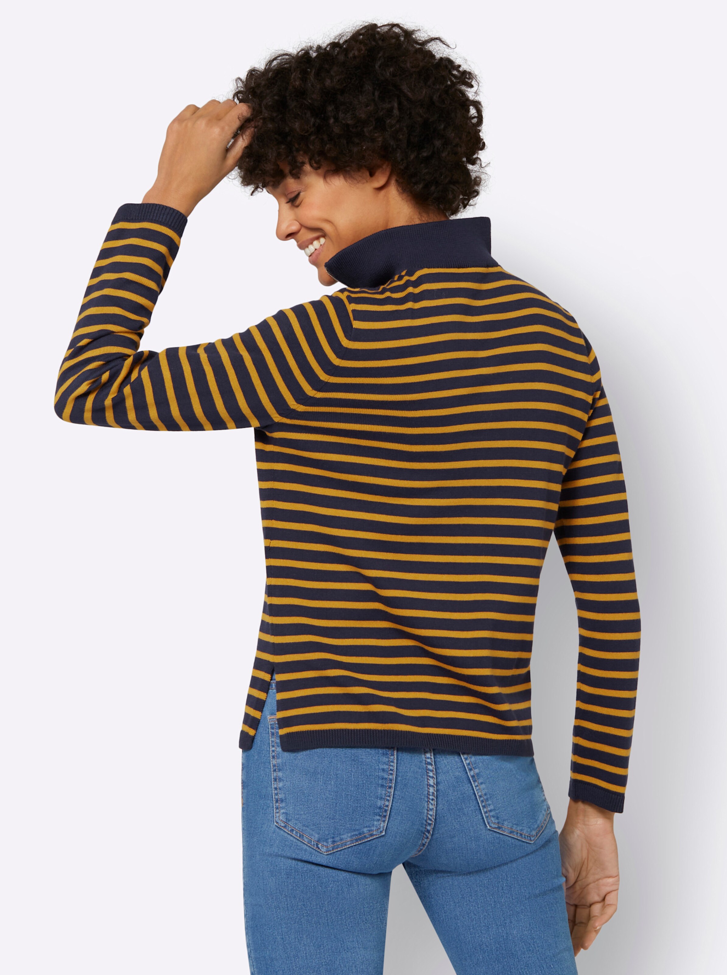 Pullover in marine-ocker-gestreift