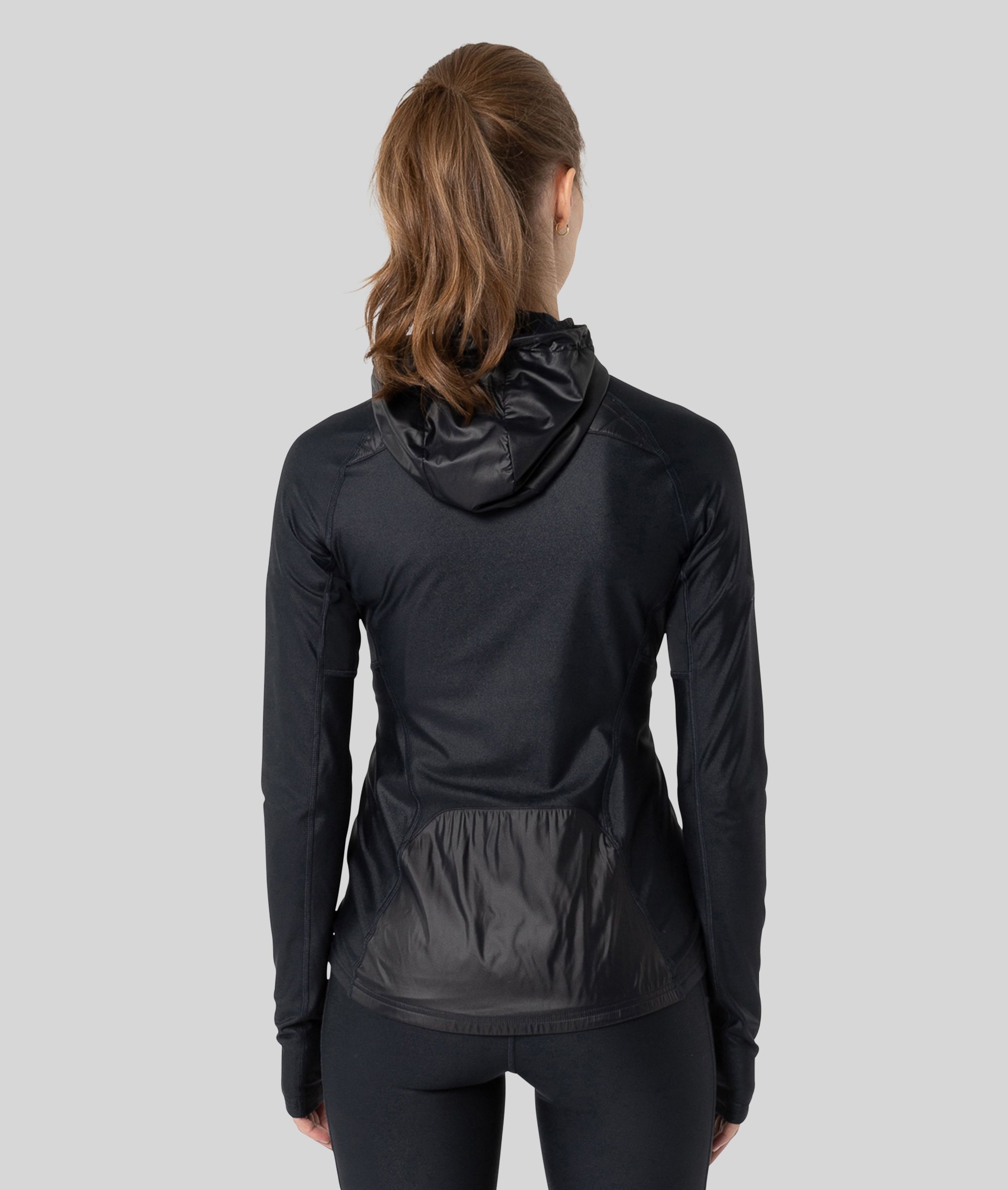 johaug advance primaloft hybrid traeningsjakke dame 343 220722 tblck