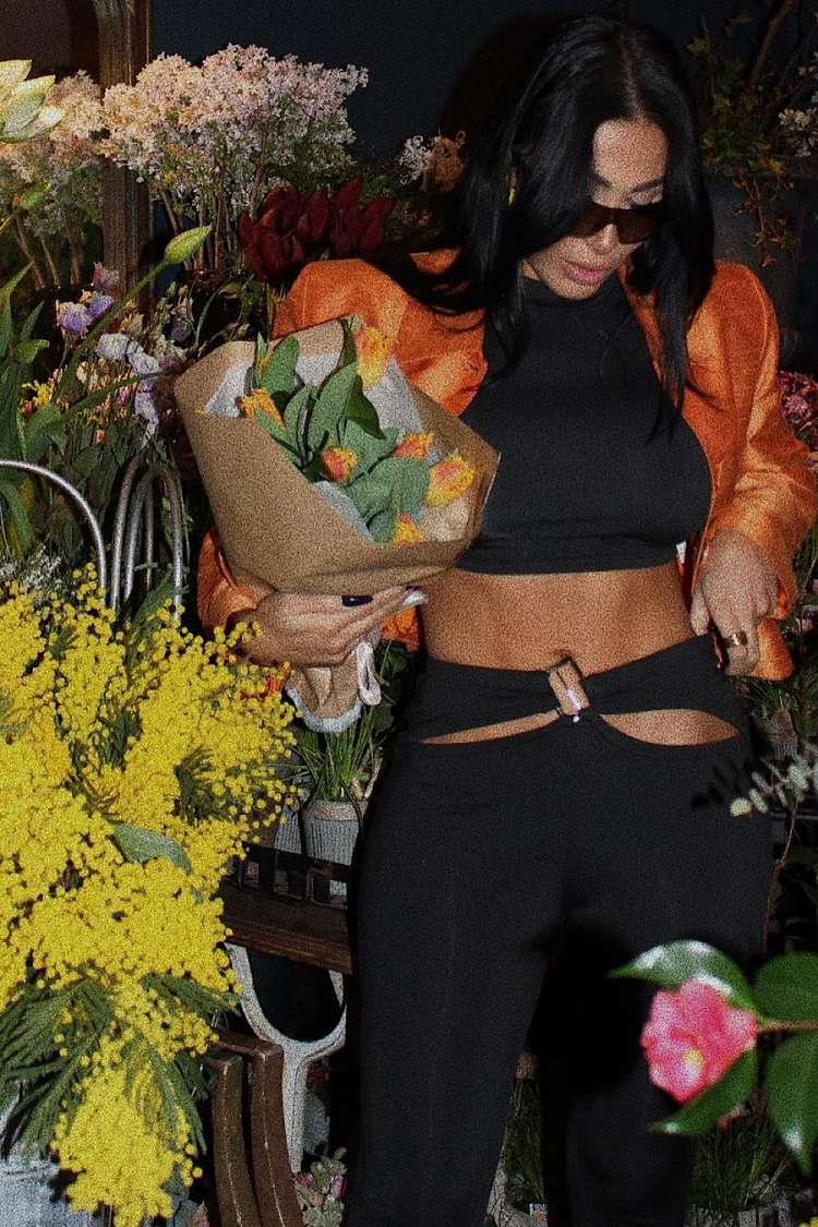 Ensemble noir Crop top + pantalon ajouré à la taille